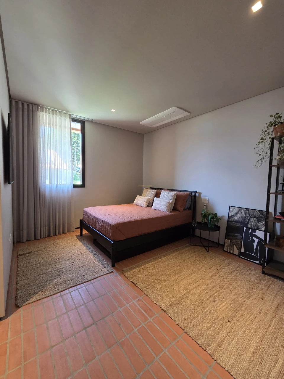 Casa a Venda com 4 Suítes