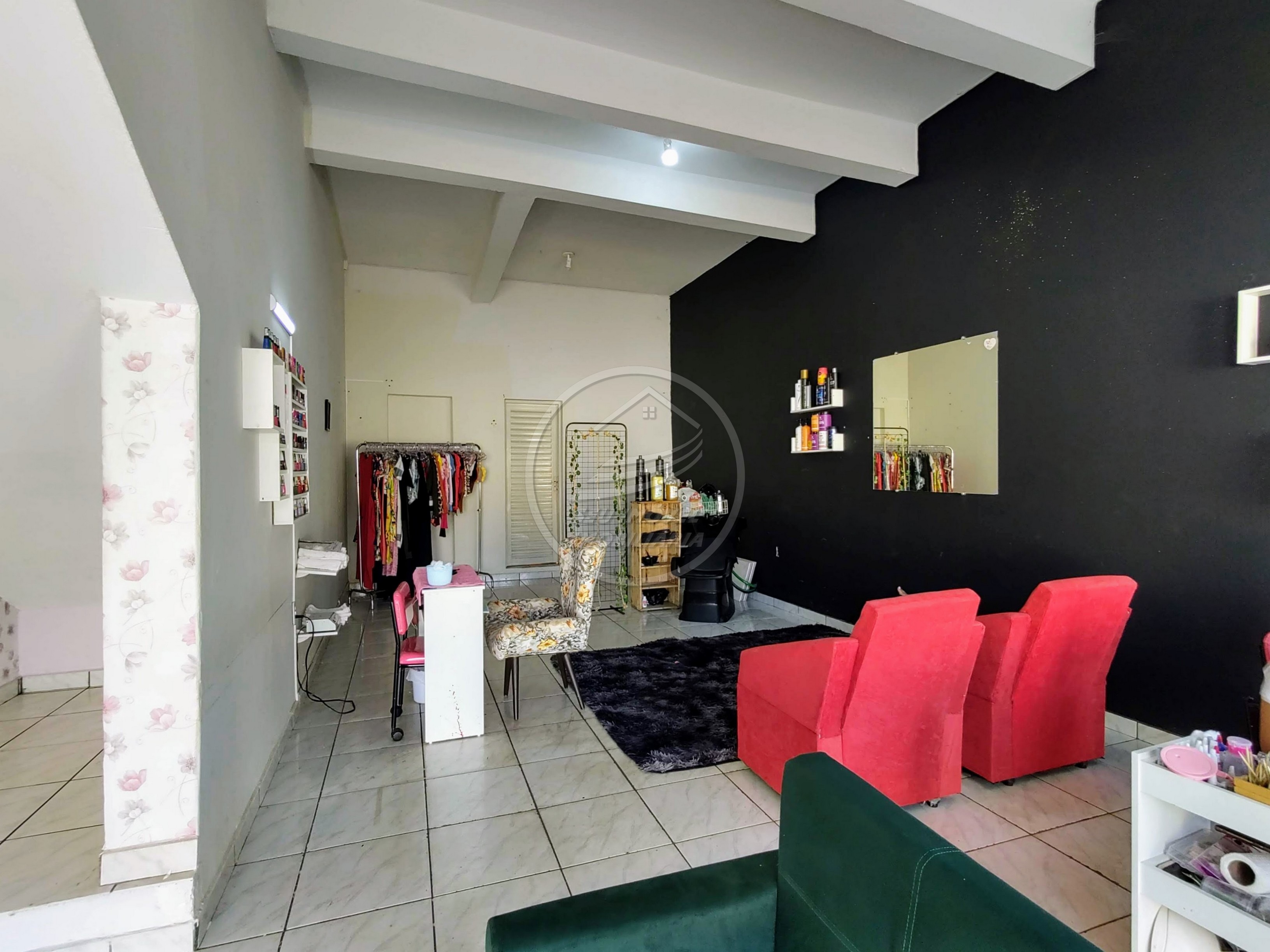 Casa a venda em Uberaba | Abadia | Com cômodo comercial | Oportunidade de investimento | R$ 500 mil