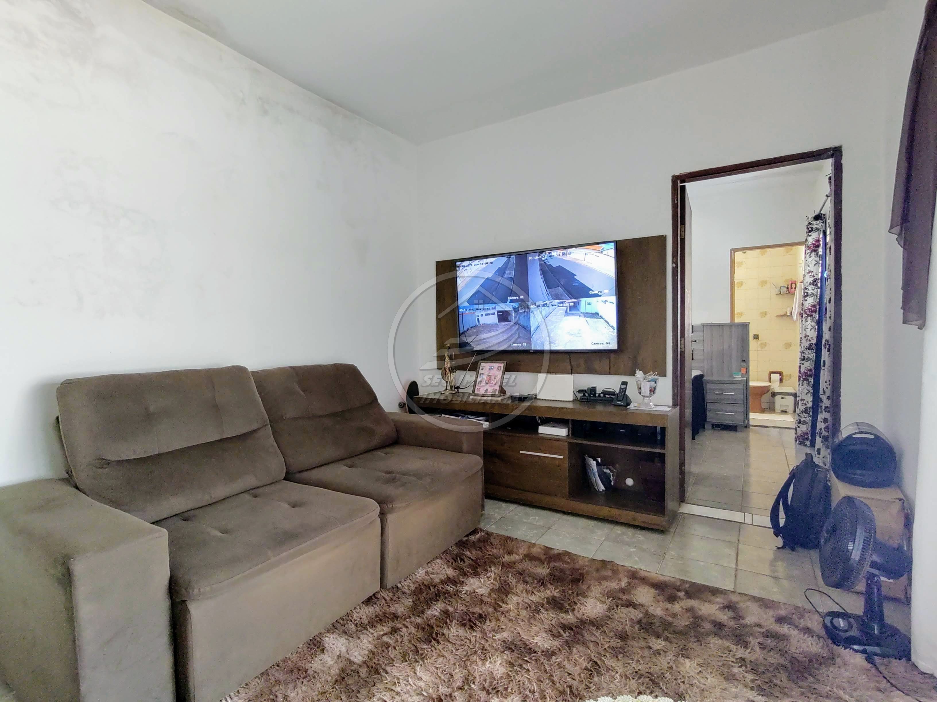 Casa a venda em Uberaba | Abadia | Com cômodo comercial | Oportunidade de investimento | R$ 500 mil
