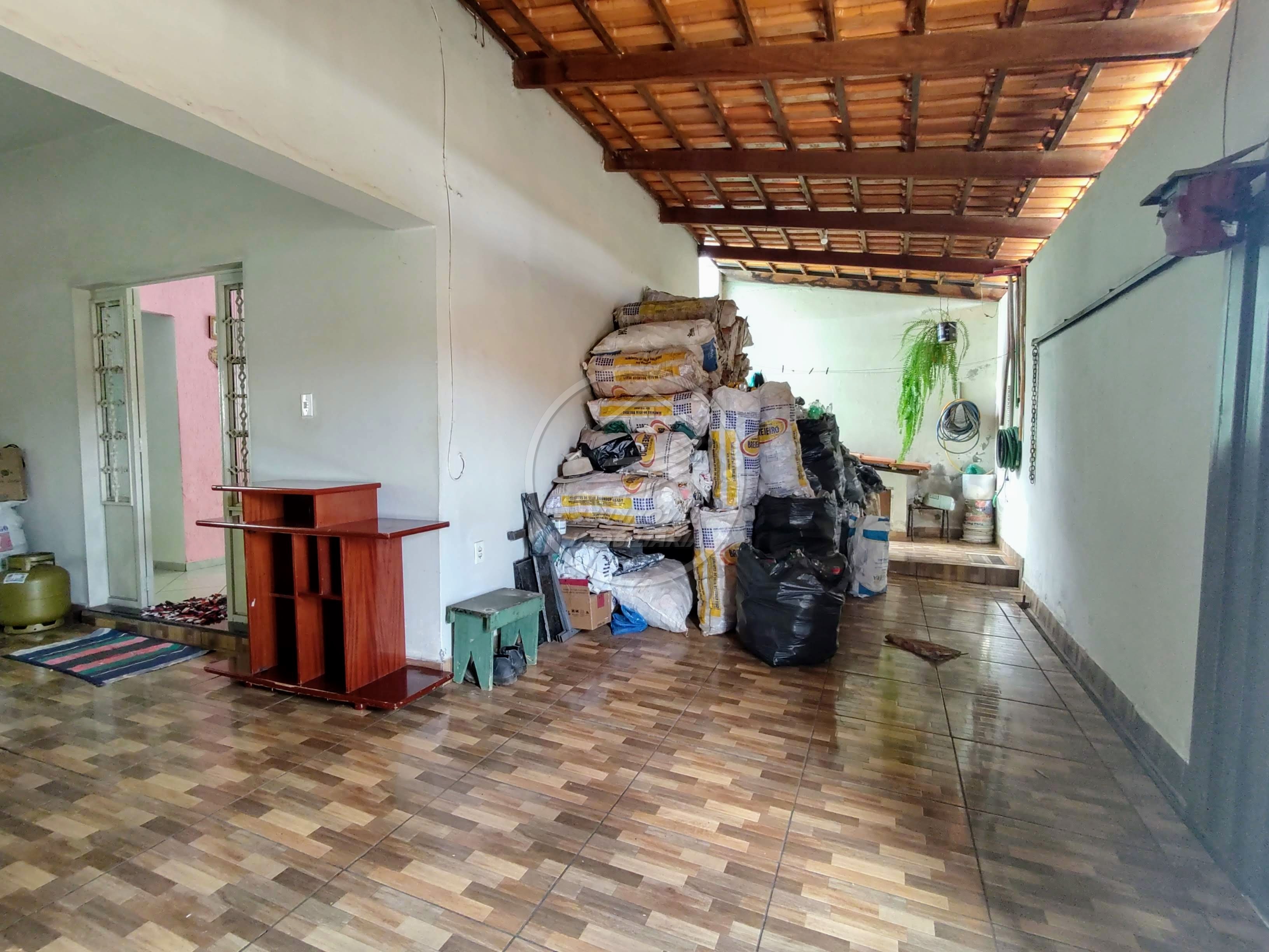 Casa a venda em Uberaba | Cidade Nova | 3 quartos | 2 vagas de garagem cobertas | R$ 315 mil