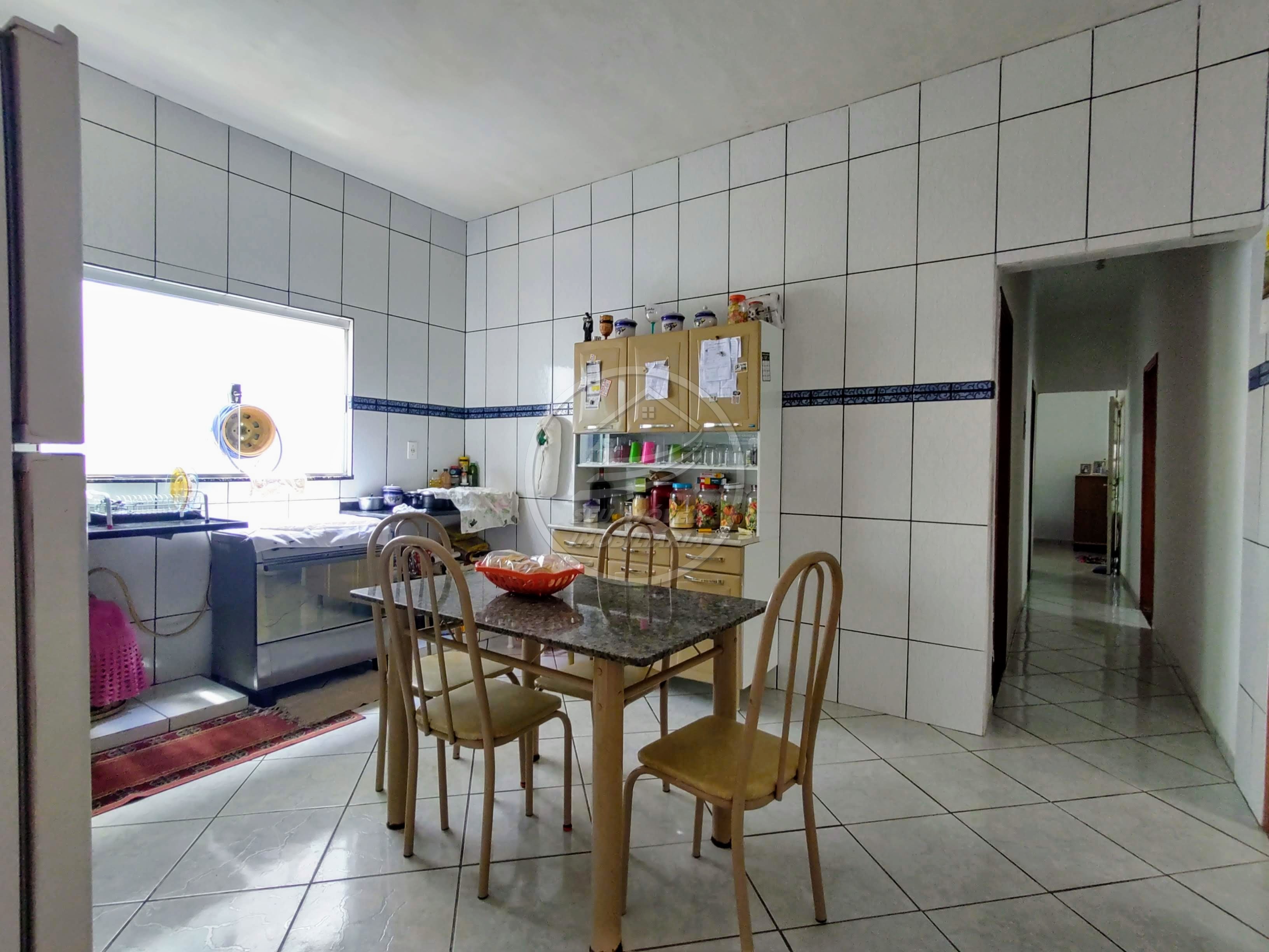 Casa a venda em Uberaba | Cidade Nova | 3 quartos | 2 vagas de garagem cobertas | R$ 315 mil