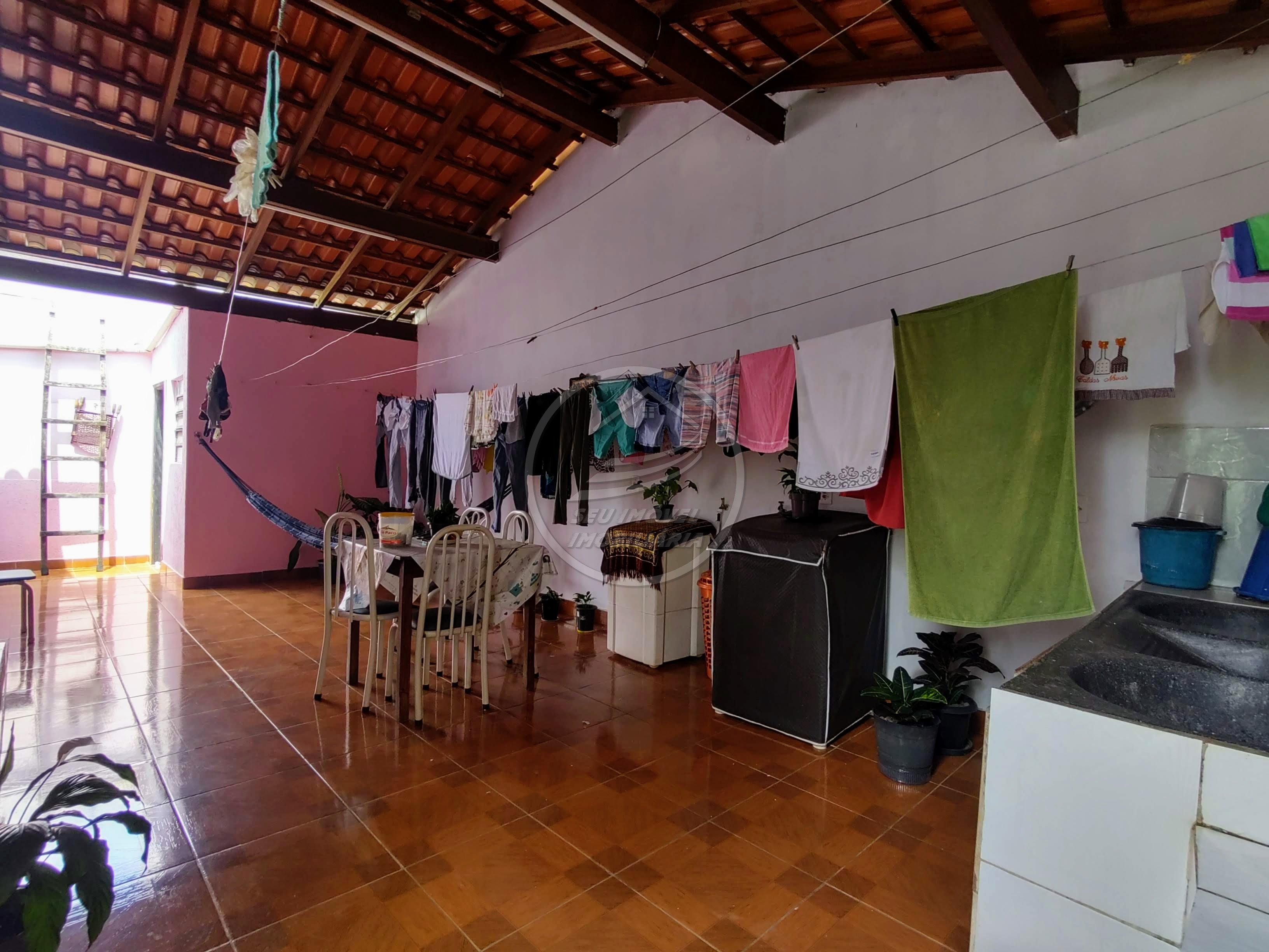 Casa a venda em Uberaba | Cidade Nova | 3 quartos | 2 vagas de garagem cobertas | R$ 315 mil