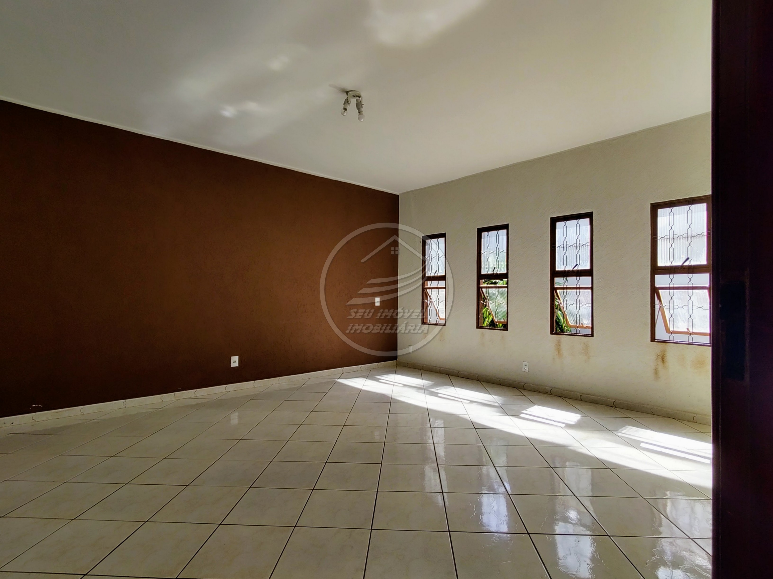 Casa à venda em Uberaba-MG, Beija-flor II, 3 quartos, 1 suíte, 158 m², 3 vagas - Imperdível oportunidade!