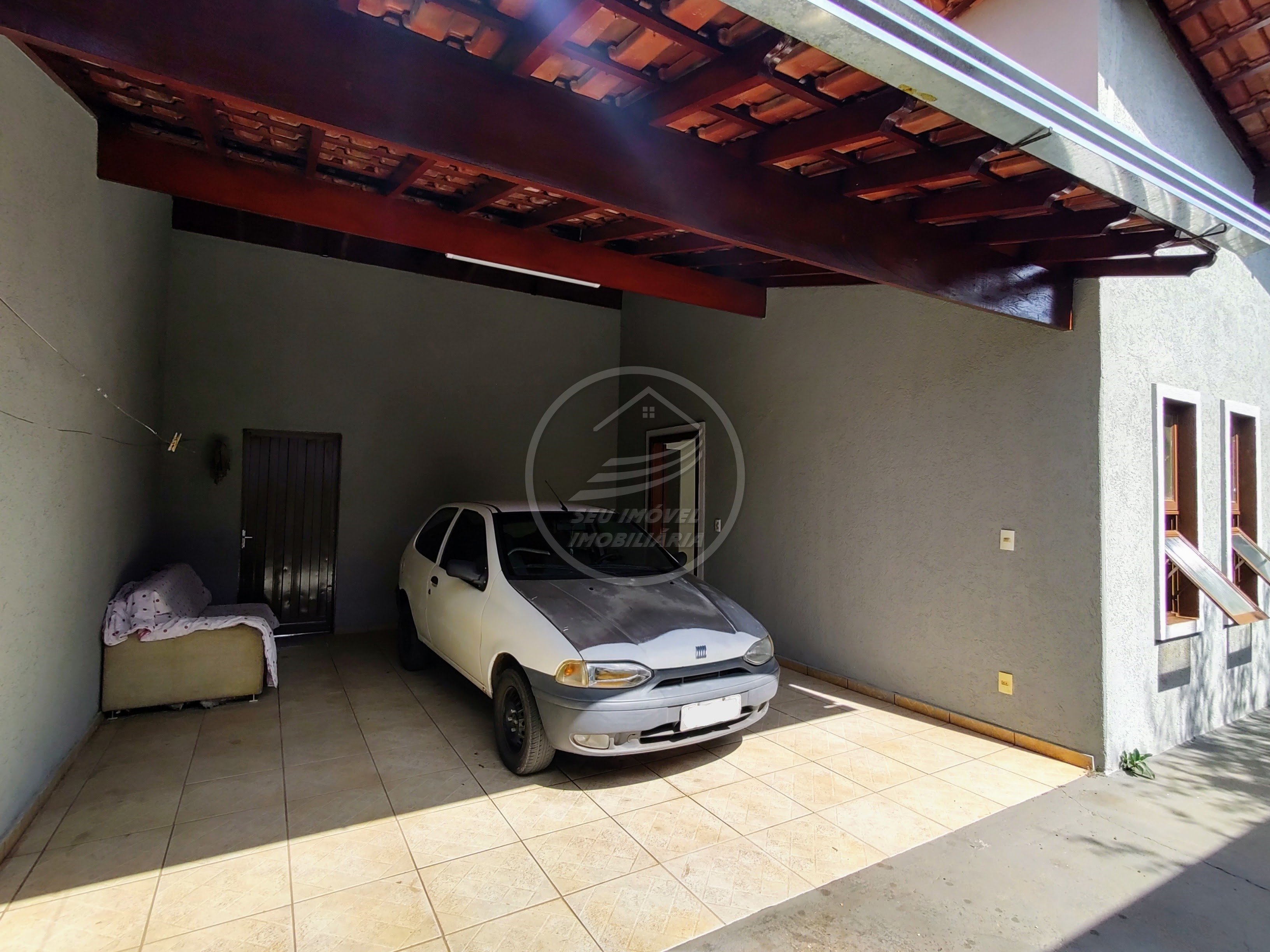 Casa à venda em Uberaba-MG, Beija-flor II, 3 quartos, 1 suíte, 158 m², 3 vagas - Imperdível oportunidade!