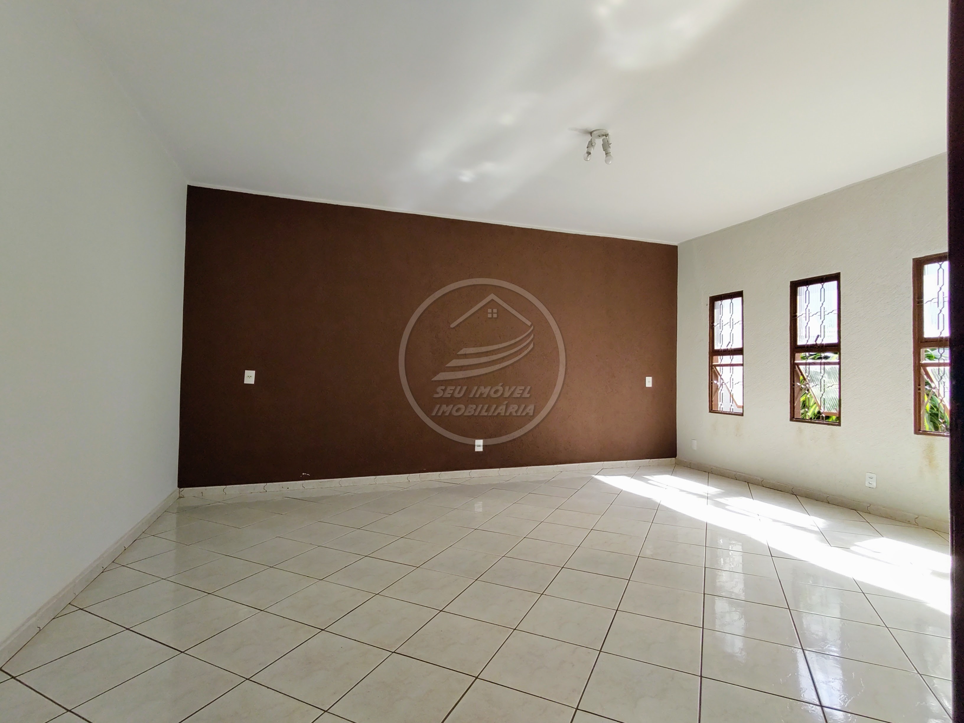 Casa à venda em Uberaba-MG, Beija-flor II, 3 quartos, 1 suíte, 158 m², 3 vagas - Imperdível oportunidade!