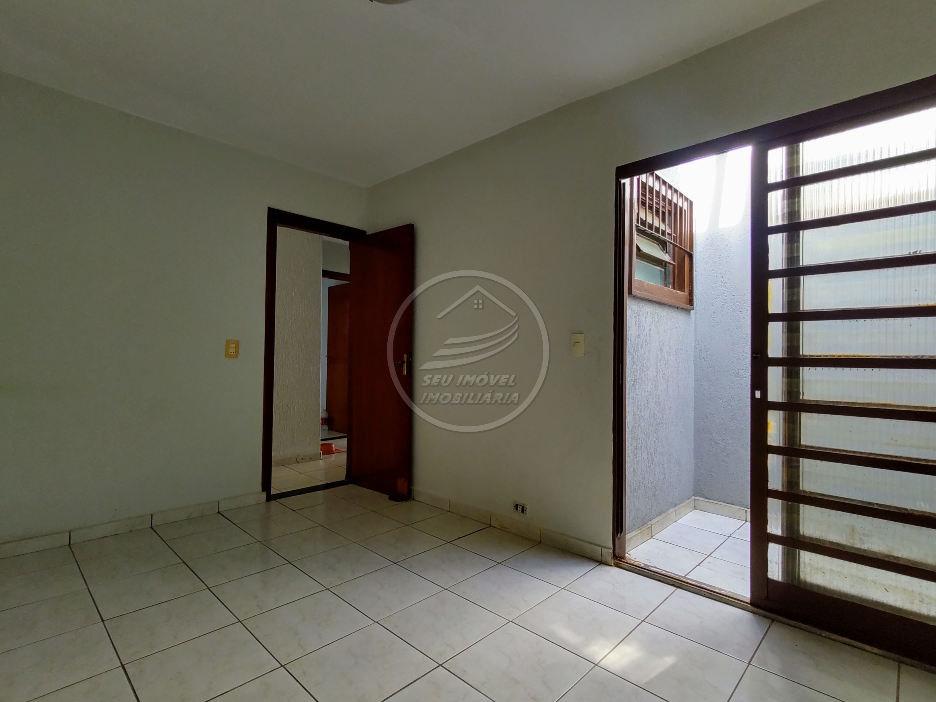 Casa à venda em Uberaba-MG, Beija-flor II, 3 quartos, 1 suíte, 158 m², 3 vagas - Imperdível oportunidade!