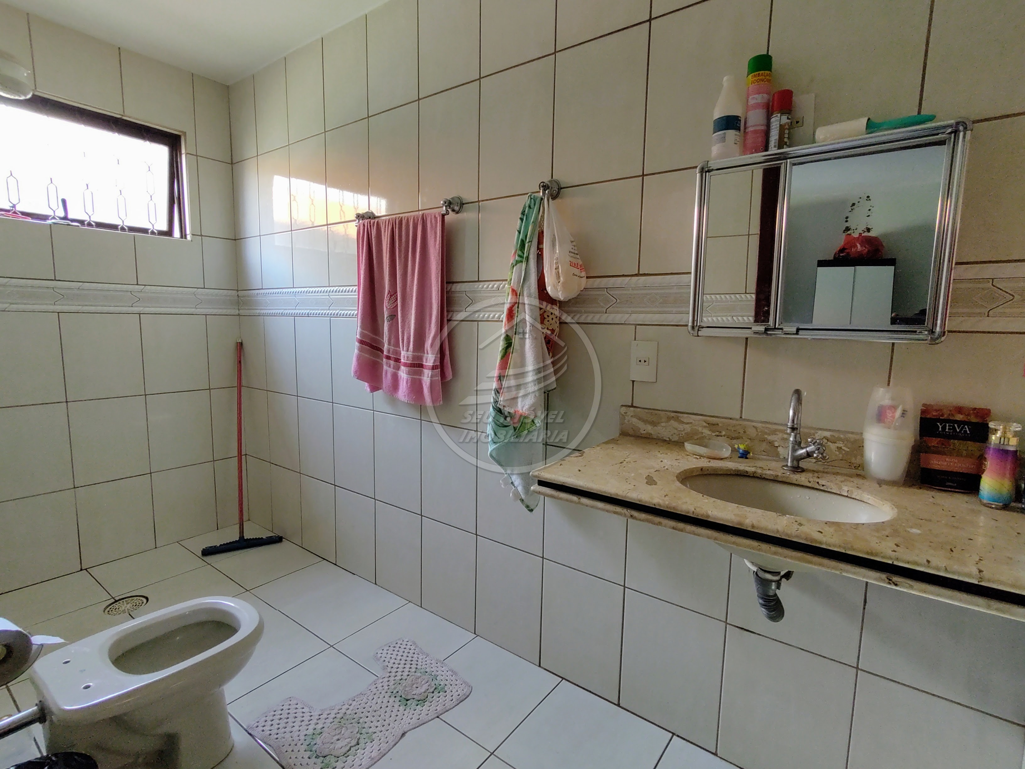 Casa à venda em Uberaba-MG, Beija-flor II, 3 quartos, 1 suíte, 158 m², 3 vagas - Imperdível oportunidade!