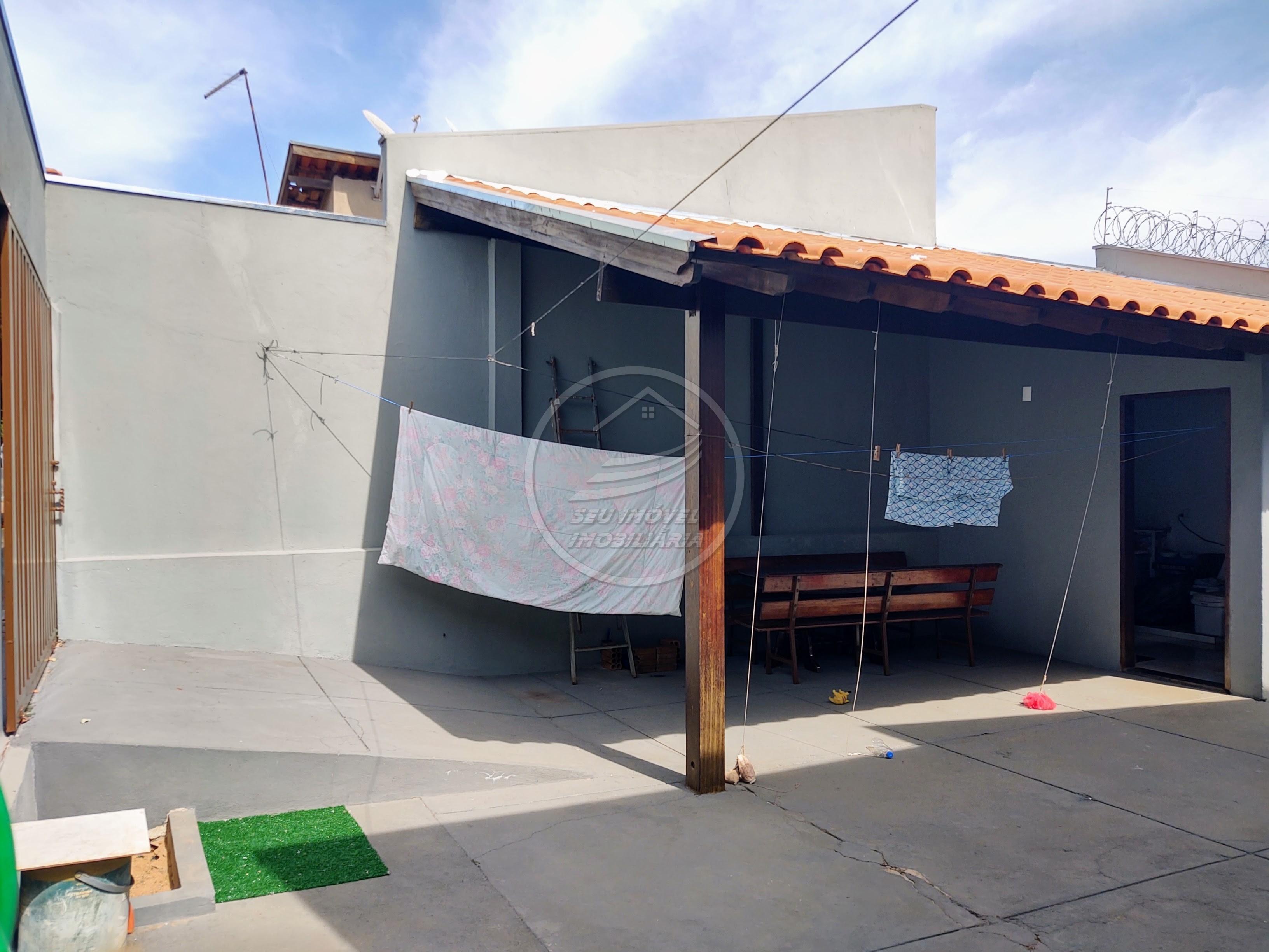 Casa à venda em Uberaba-MG, Beija-flor II, 3 quartos, 1 suíte, 158 m², 3 vagas - Imperdível oportunidade!