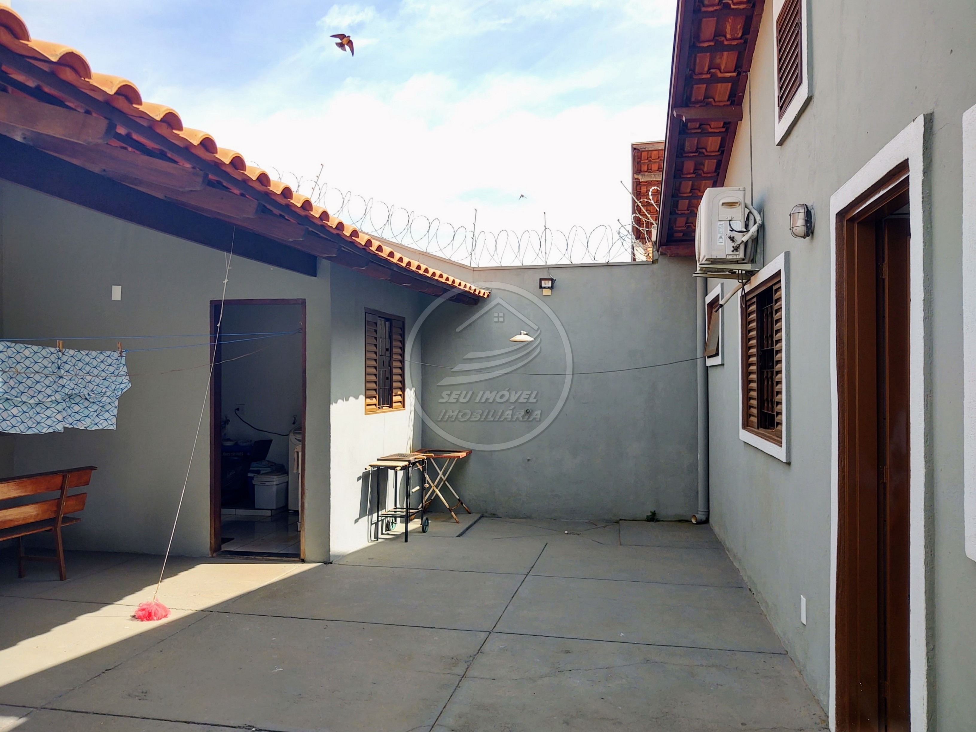Casa à venda em Uberaba-MG, Beija-flor II, 3 quartos, 1 suíte, 158 m², 3 vagas - Imperdível oportunidade!