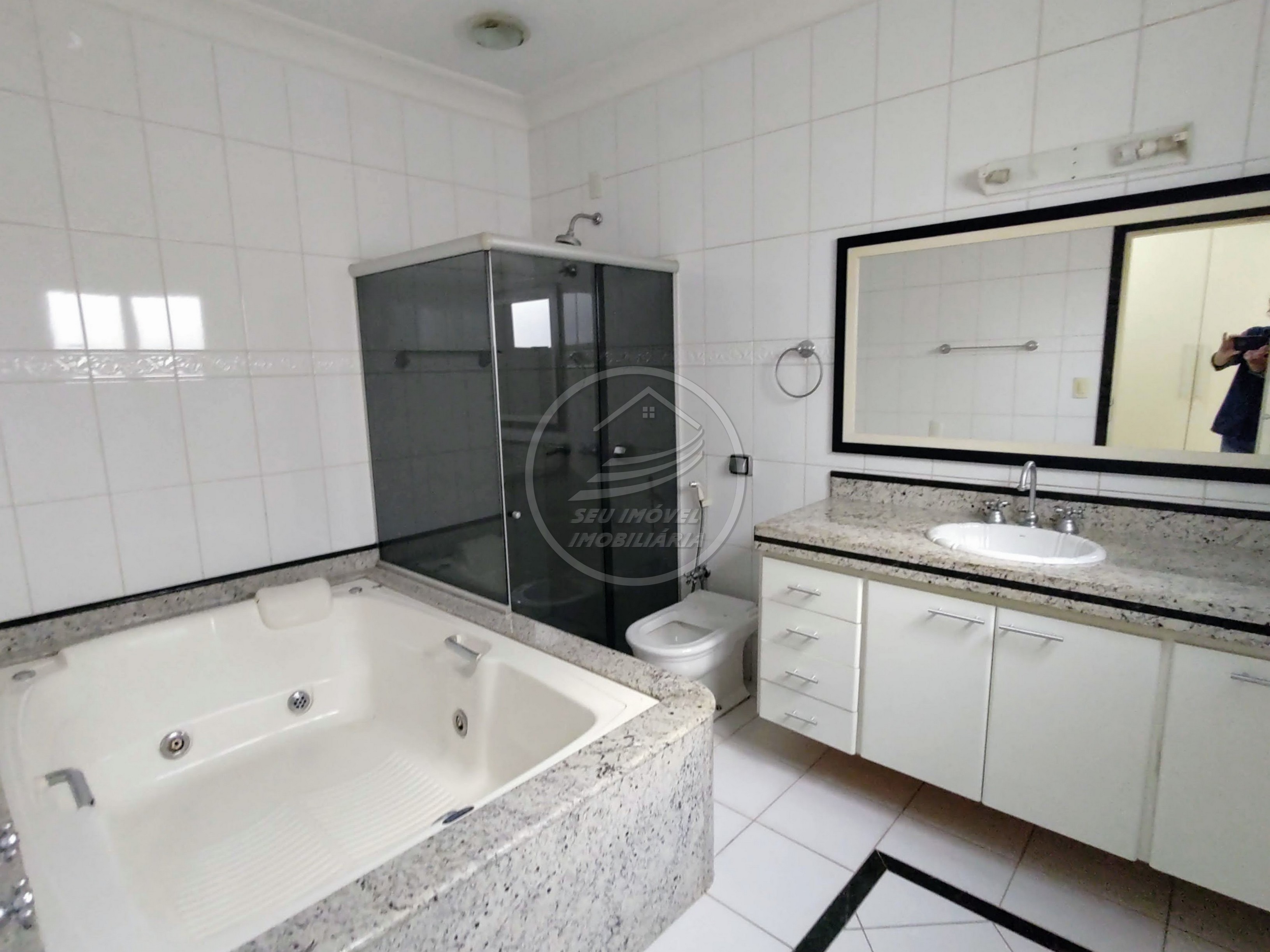 Apartamento à venda em Uberaba/MG | Fabrício | 3 Suítes | 4 Vagas | R$ 950 mil
