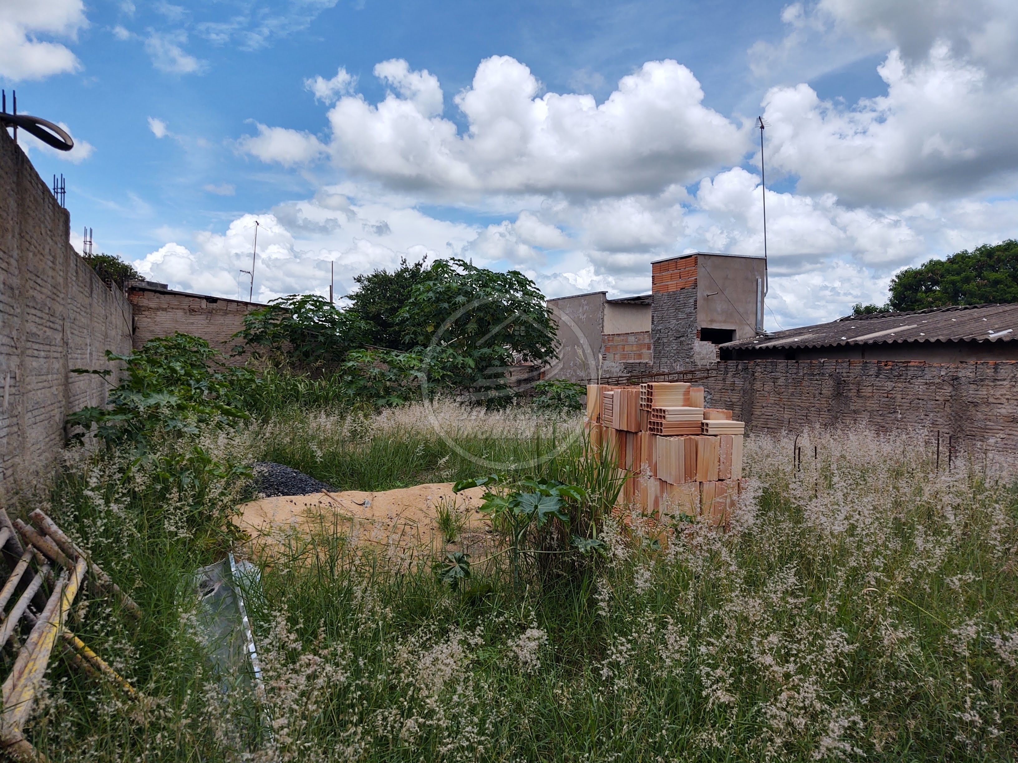 Terreno a venda em Uberaba | Jardim Primavera | Murado e com Portão | R$ 67 mil