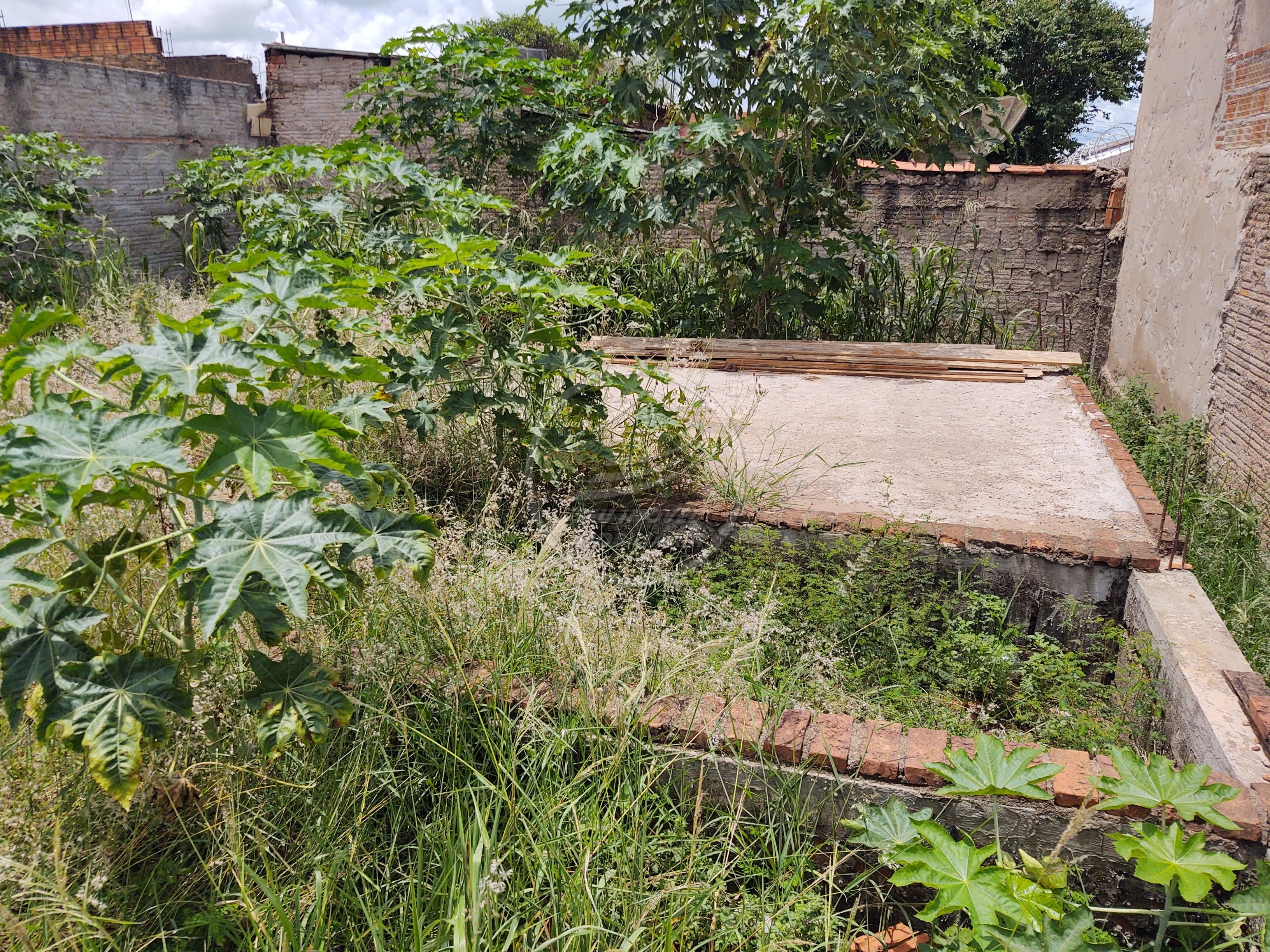 Terreno a venda em Uberaba | Jardim Primavera | Murado e com Portão | R$ 67 mil