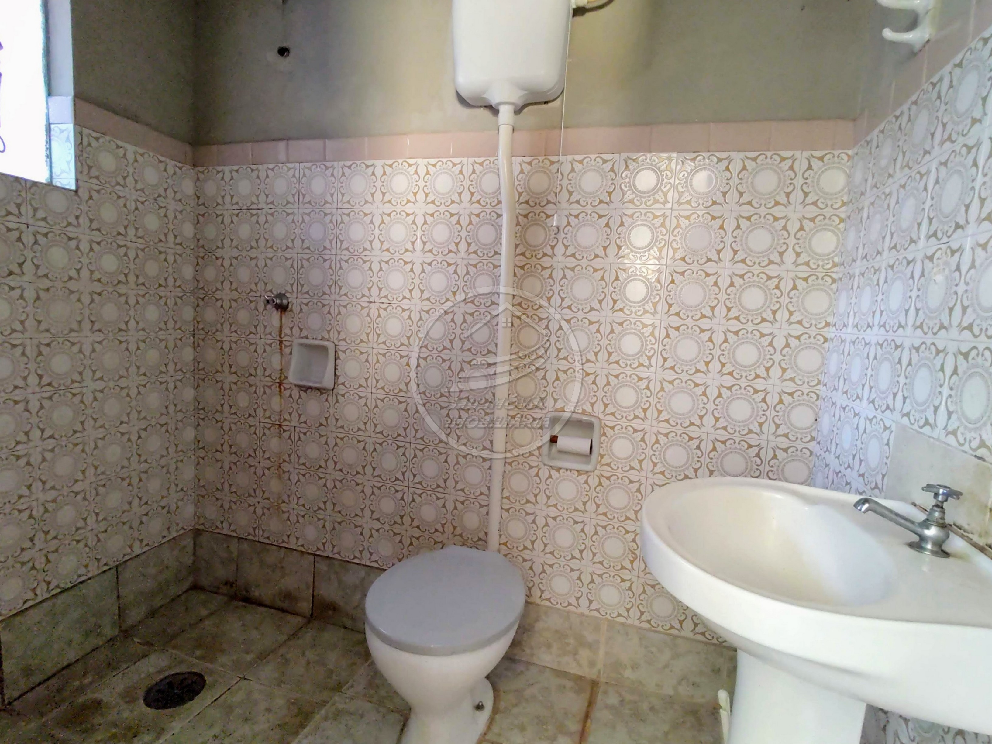 Casa a venda em Uberaba | Bairro Abadia | Lote com 344 m² | R$ 270 mil