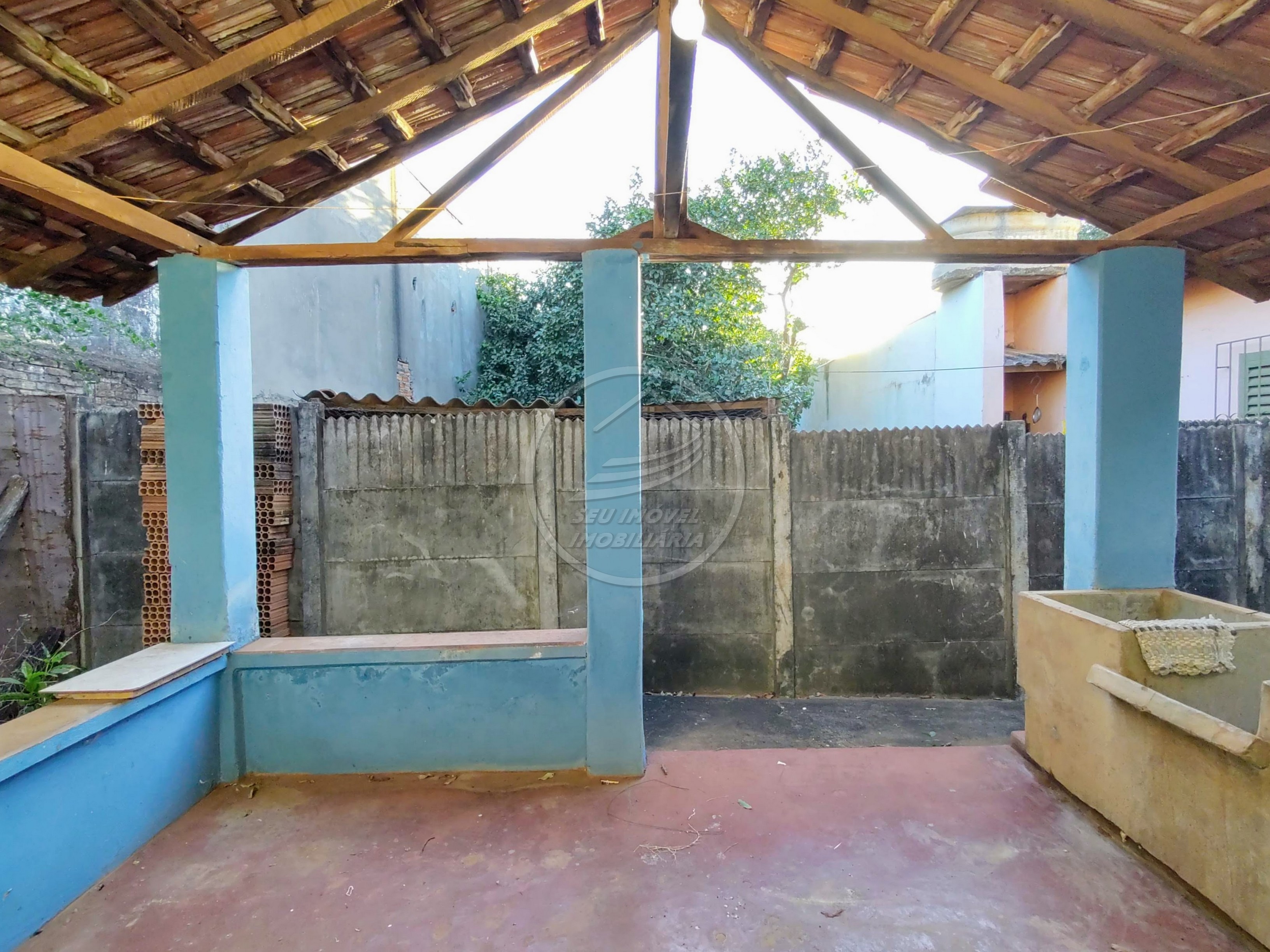 Casa a venda em Uberaba | Bairro Abadia | Lote com 344 m² | R$ 270 mil