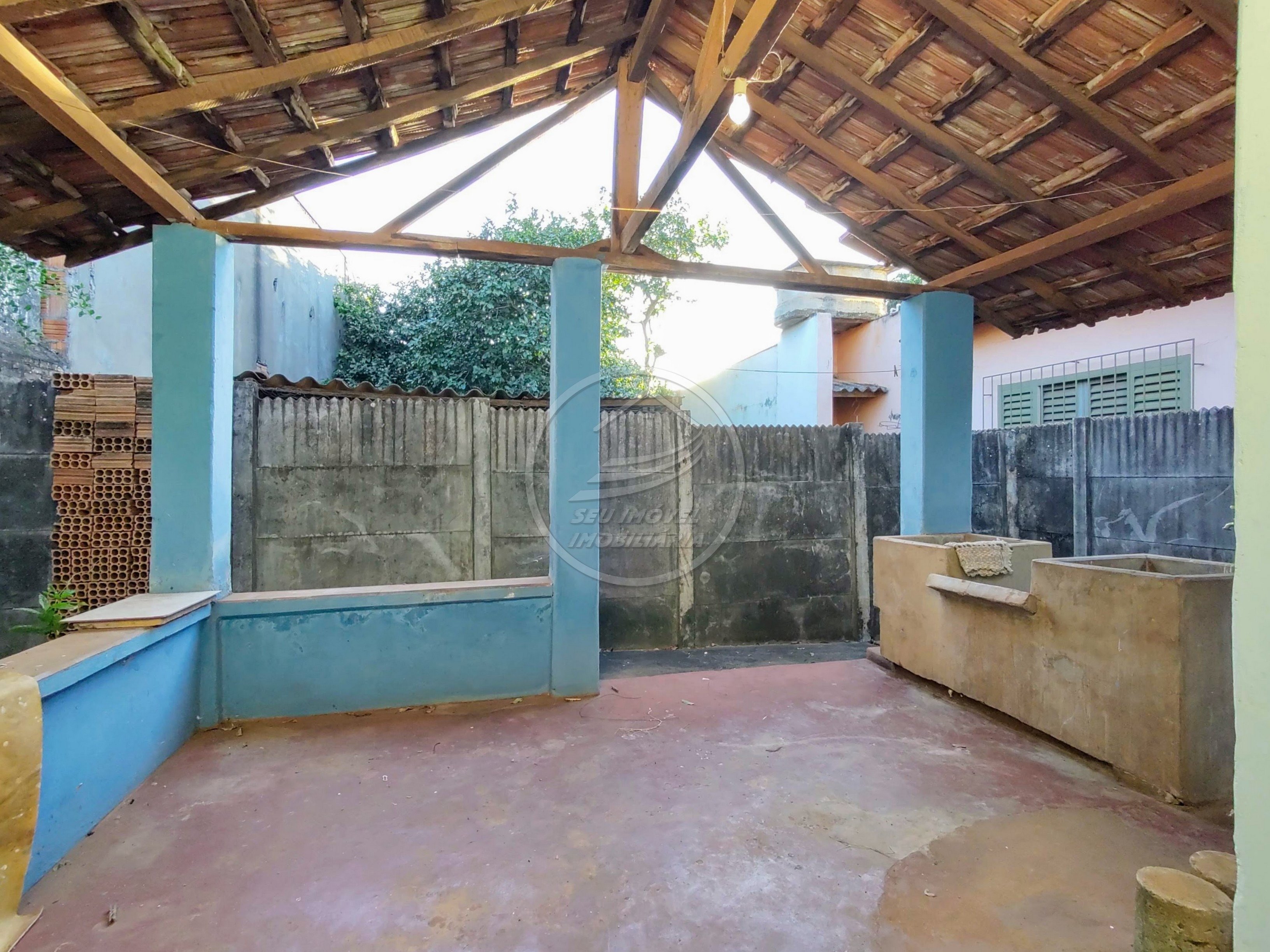 Casa a venda em Uberaba | Bairro Abadia | Lote com 344 m² | R$ 270 mil