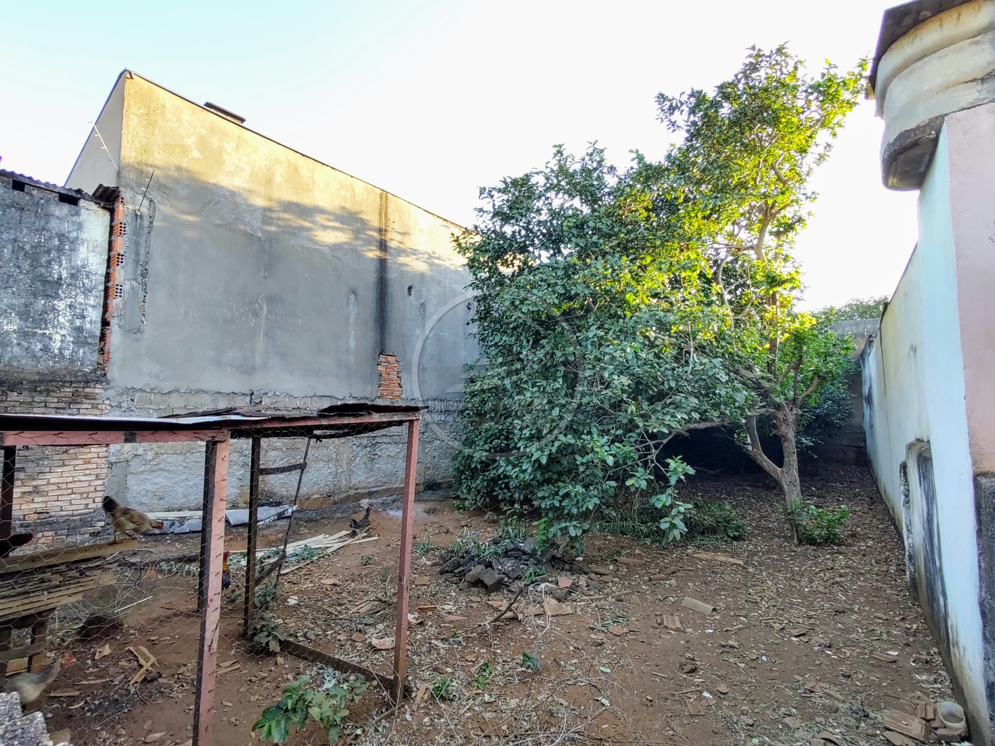Casa a venda em Uberaba | Bairro Abadia | Lote com 344 m² | R$ 270 mil
