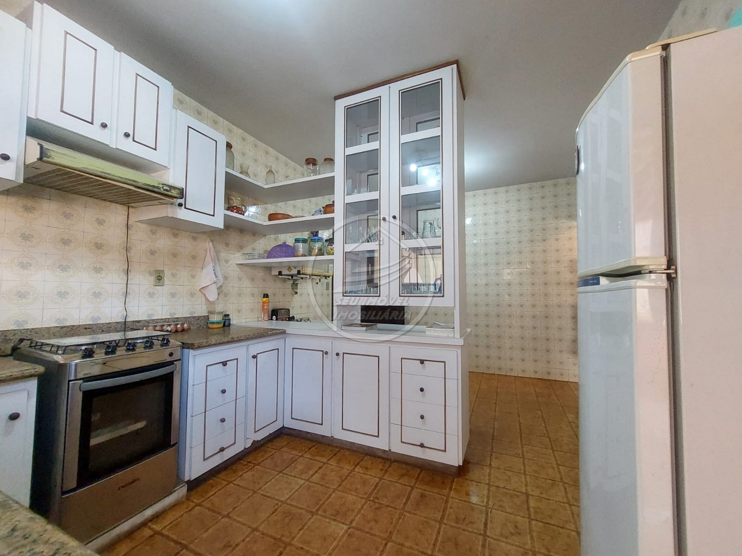Imperdível oportunidade de casa à venda em Uberaba-MG, no bairro Estados Unidos: 3 quartos, 1 suite, 2 salas, 2 banheiros, 3 vagas de garagem, 19