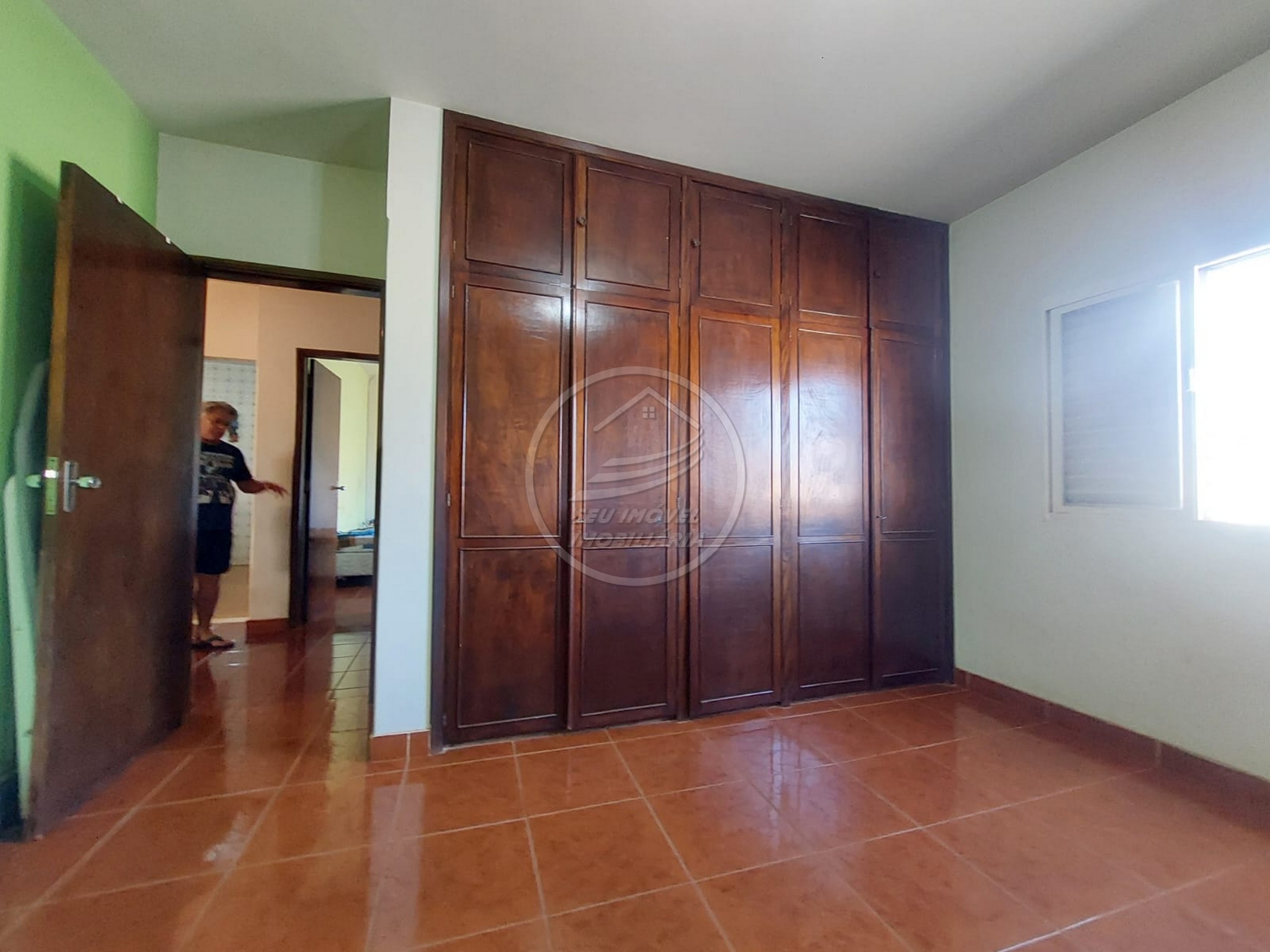 Imperdível oportunidade de casa à venda em Uberaba-MG, no bairro Estados Unidos: 3 quartos, 1 suite, 2 salas, 2 banheiros, 3 vagas de garagem, 19