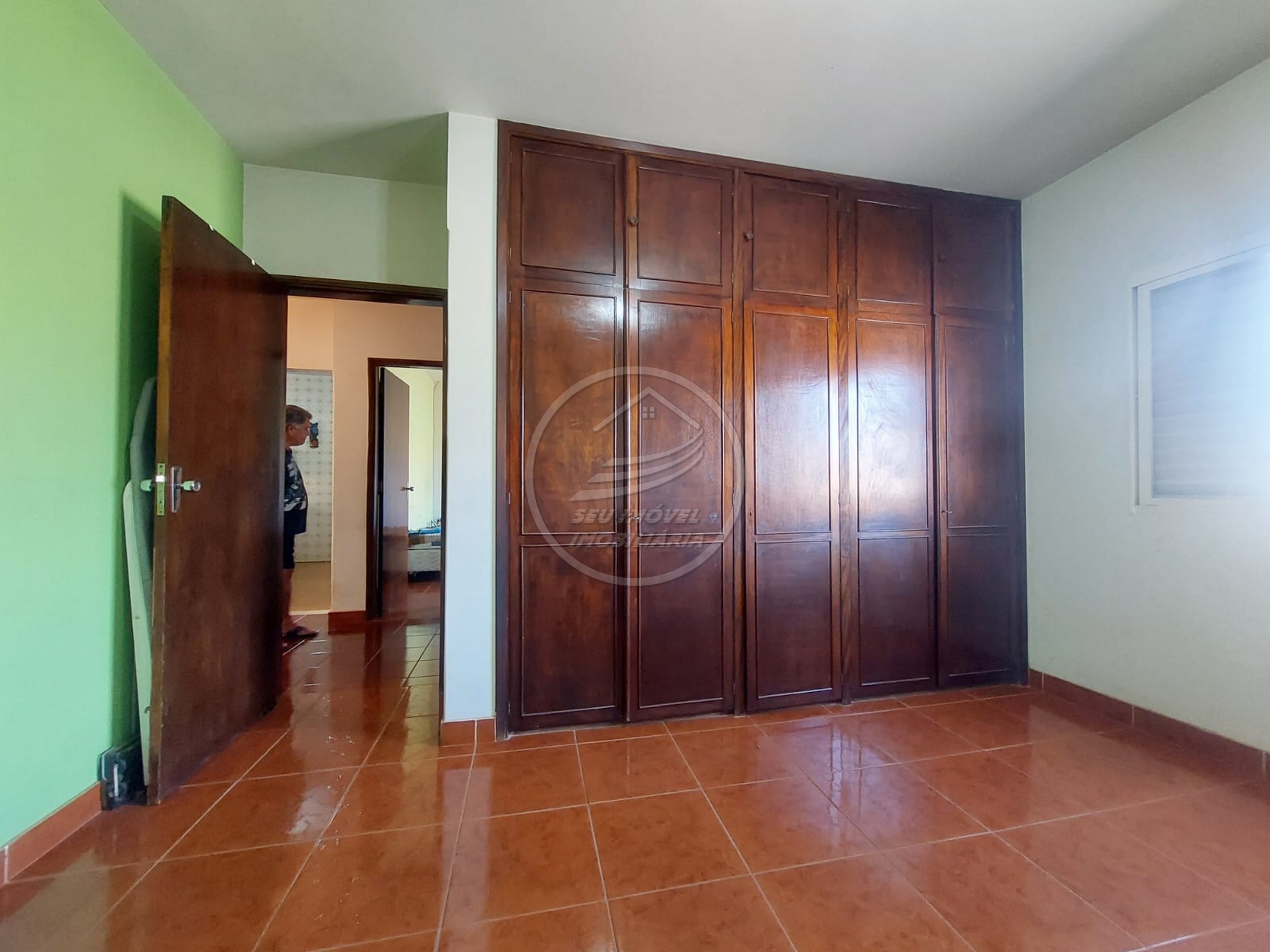 Imperdível oportunidade de casa à venda em Uberaba-MG, no bairro Estados Unidos: 3 quartos, 1 suite, 2 salas, 2 banheiros, 3 vagas de garagem, 19