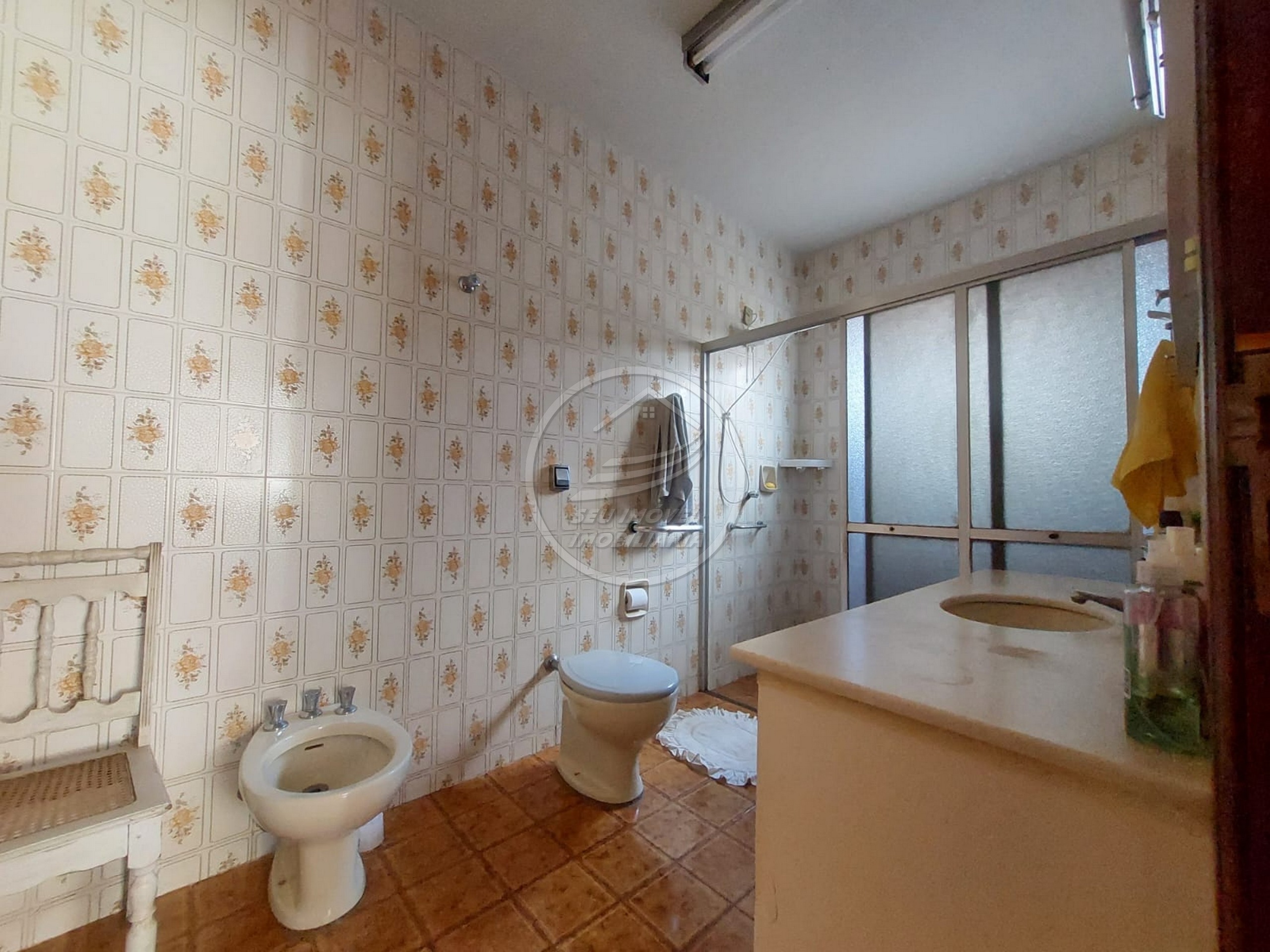 Imperdível oportunidade de casa à venda em Uberaba-MG, no bairro Estados Unidos: 3 quartos, 1 suite, 2 salas, 2 banheiros, 3 vagas de garagem, 19
