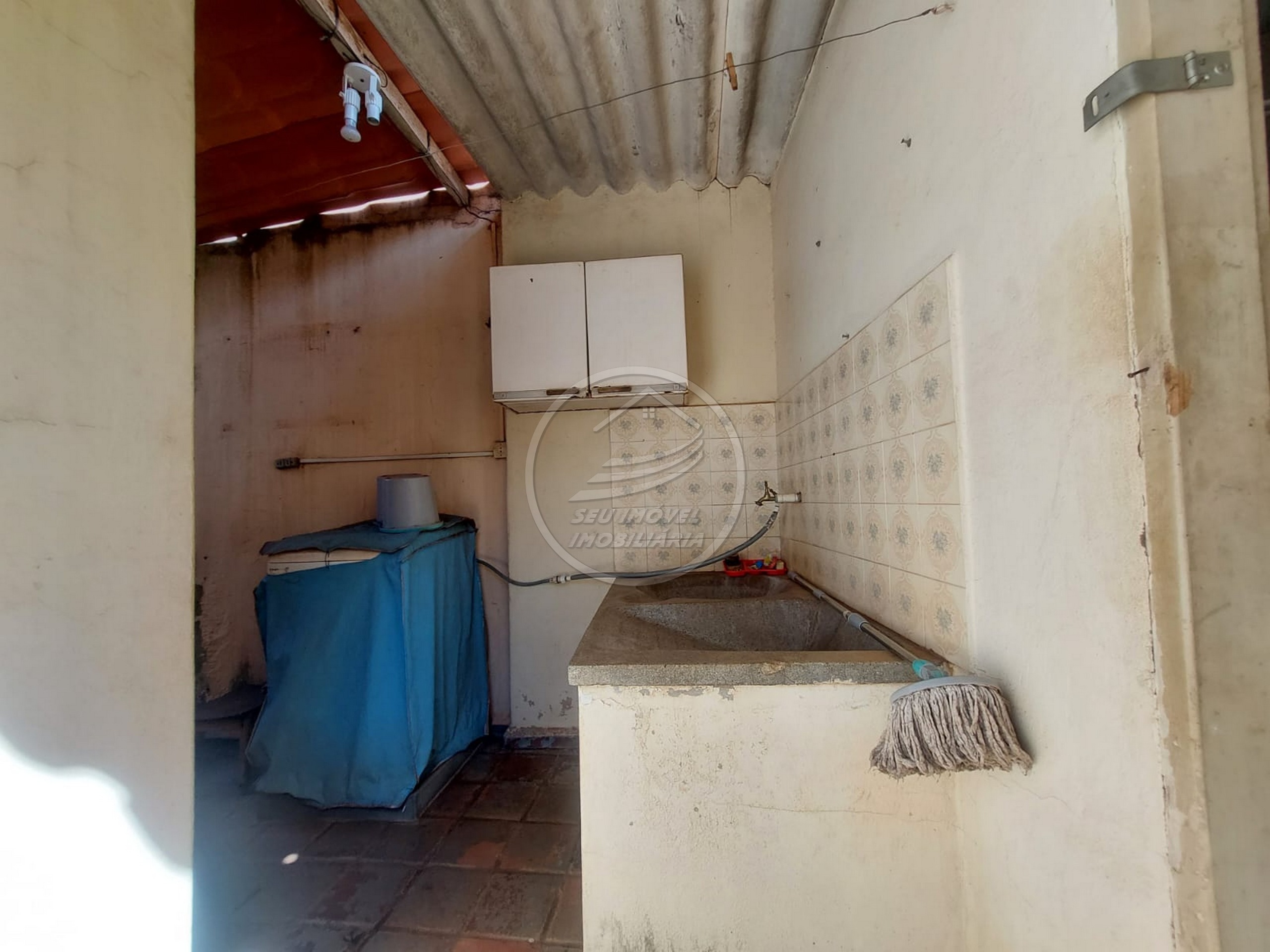 Imperdível oportunidade de casa à venda em Uberaba-MG, no bairro Estados Unidos: 3 quartos, 1 suite, 2 salas, 2 banheiros, 3 vagas de garagem, 19
