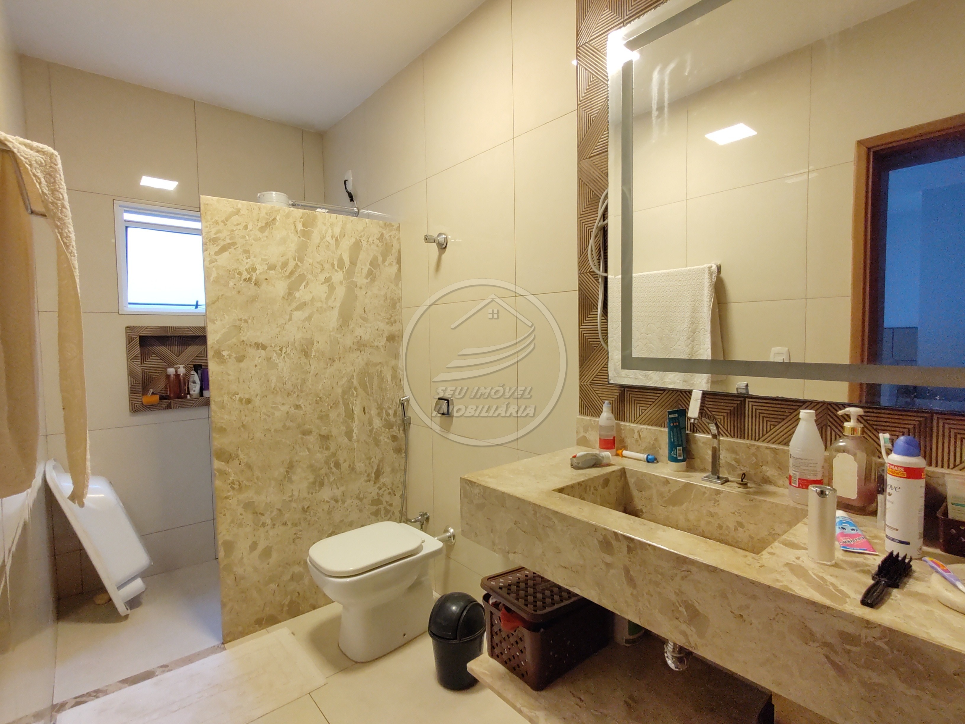 Casa a venda em Uberaba | Tita Rezende | 3 Quartos | 1 Suíte | 6 Vagas | R$ 380 mil