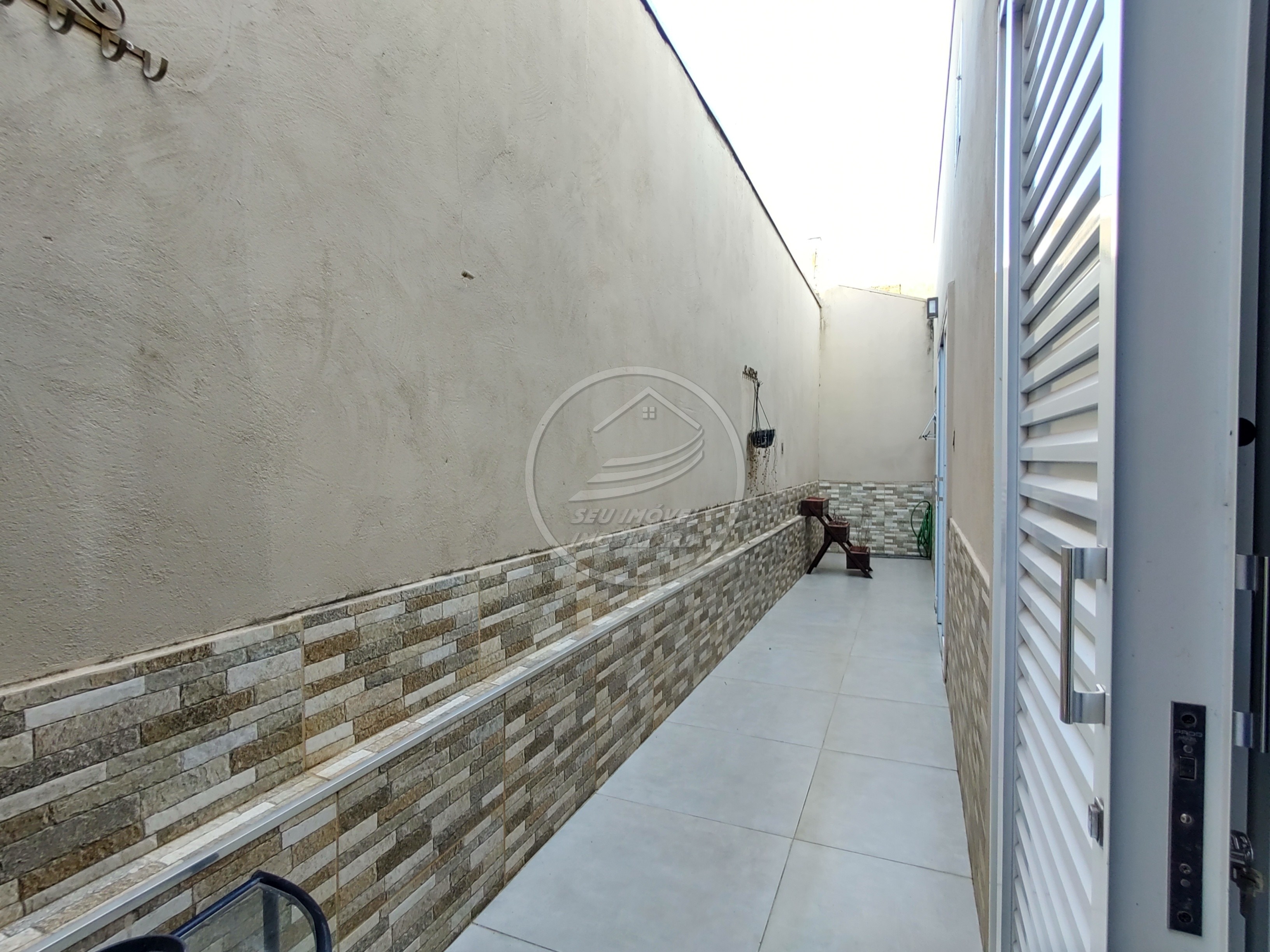 Casa a venda em Uberaba | Tita Rezende | 3 Quartos | 1 Suíte | 6 Vagas | R$ 380 mil
