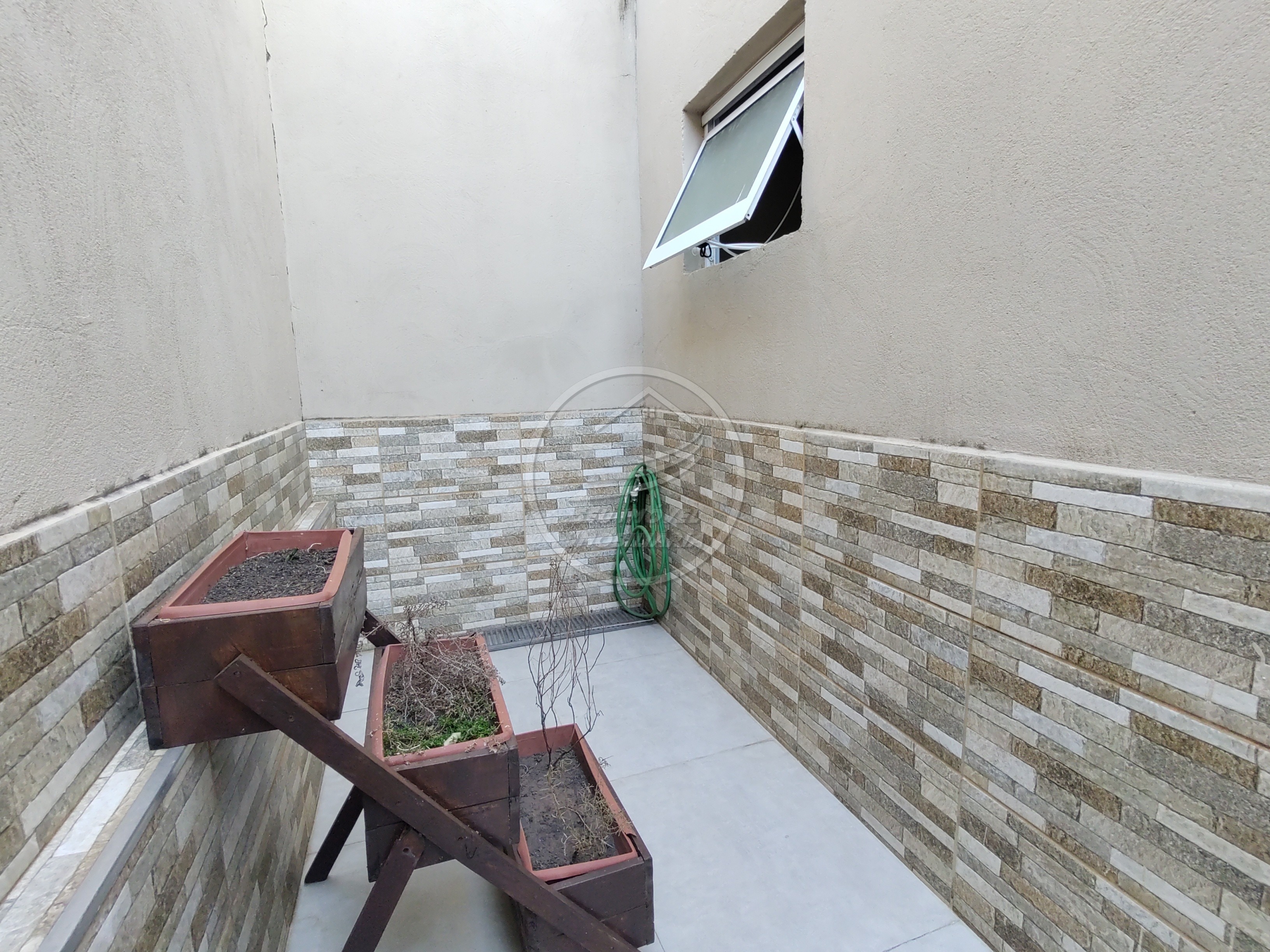 Casa a venda em Uberaba | Tita Rezende | 3 Quartos | 1 Suíte | 6 Vagas | R$ 380 mil