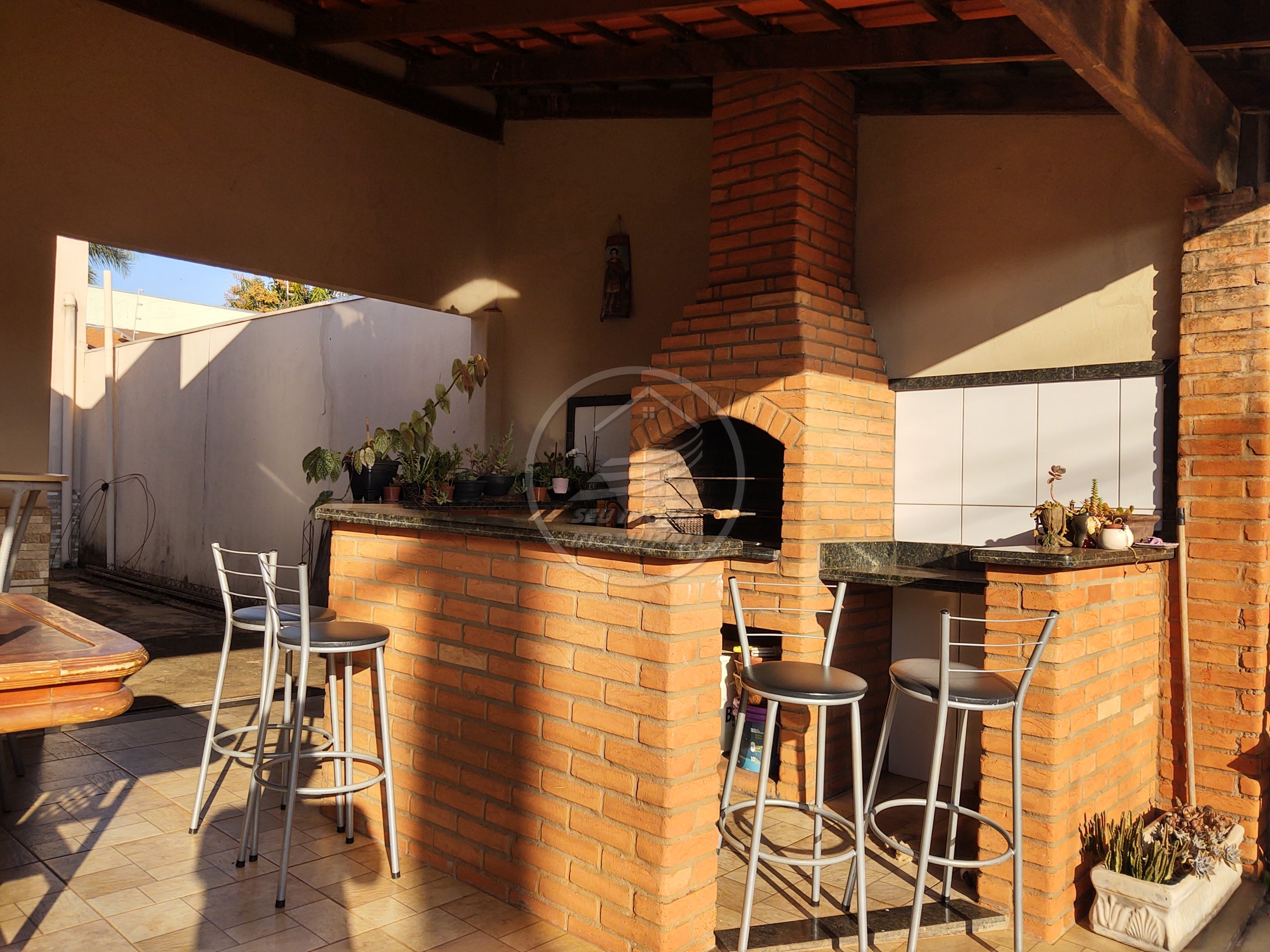 Casa a venda em Uberaba | Tita Rezende | 3 Quartos | 1 Suíte | 6 Vagas | R$ 380 mil