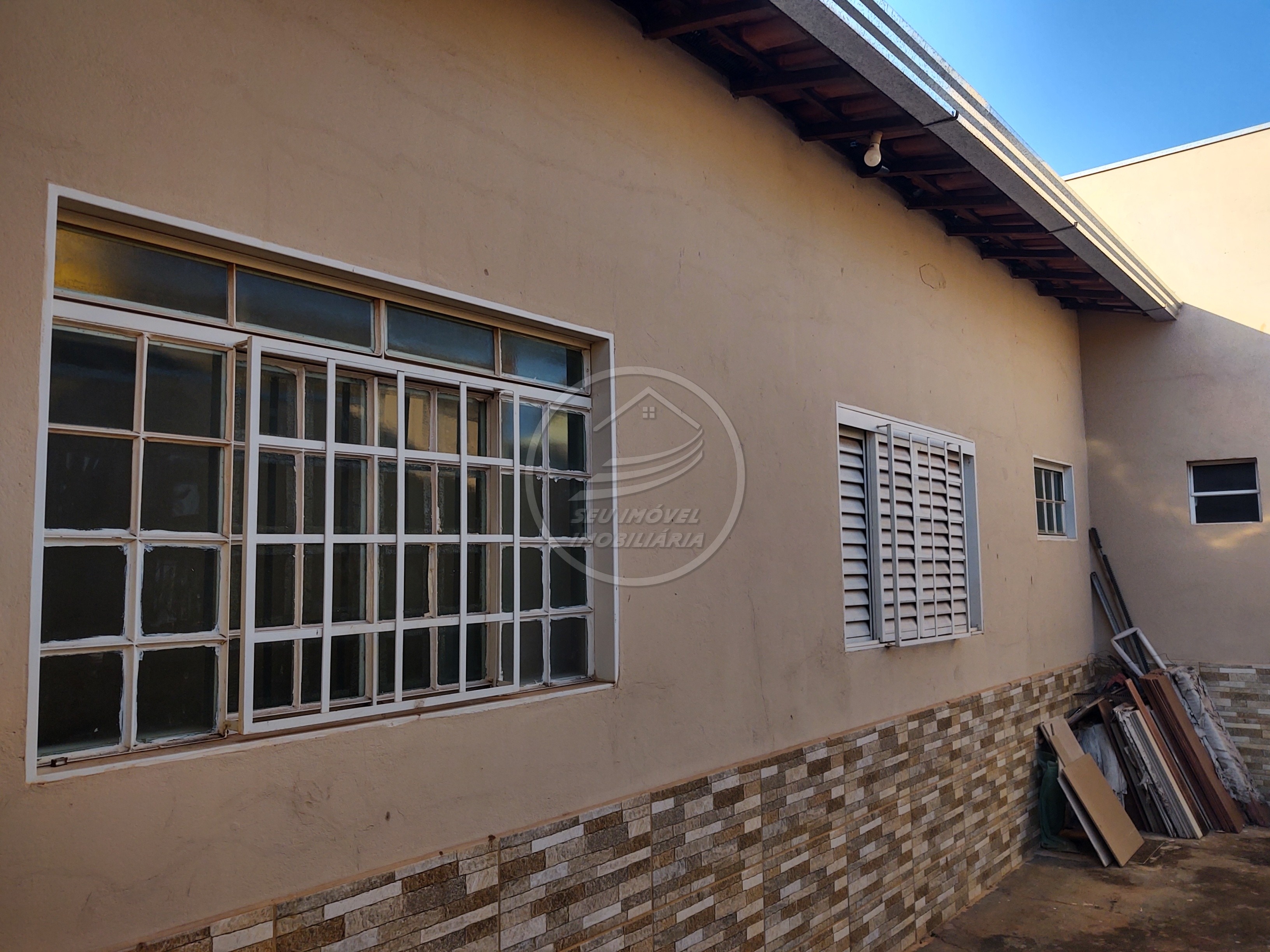 Casa a venda em Uberaba | Tita Rezende | 3 Quartos | 1 Suíte | 6 Vagas | R$ 380 mil