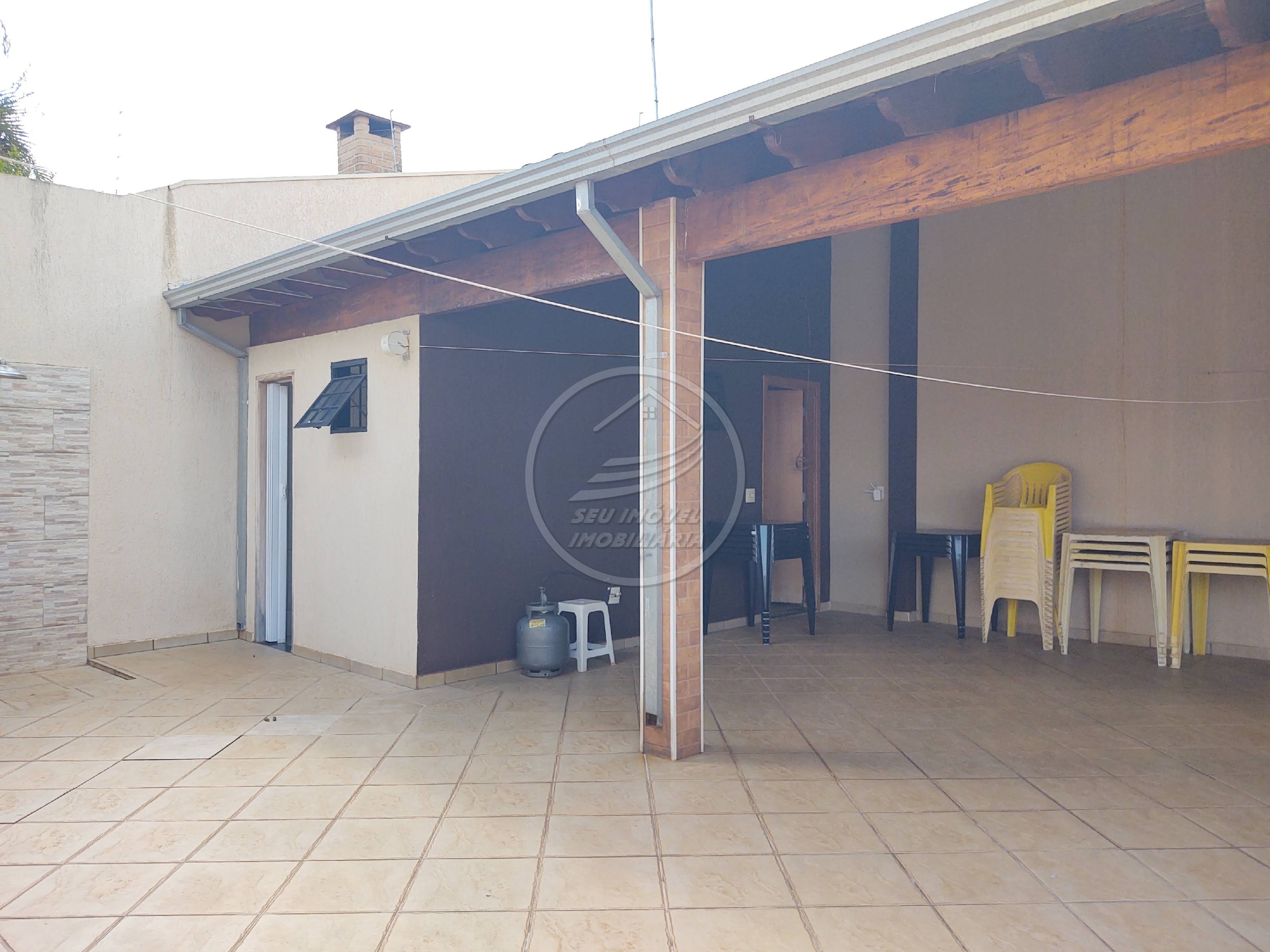 Casa à venda em Uberaba-MG | Cidade Nova | 3 quartos | 1 suíte com closet | R$ 700 mil