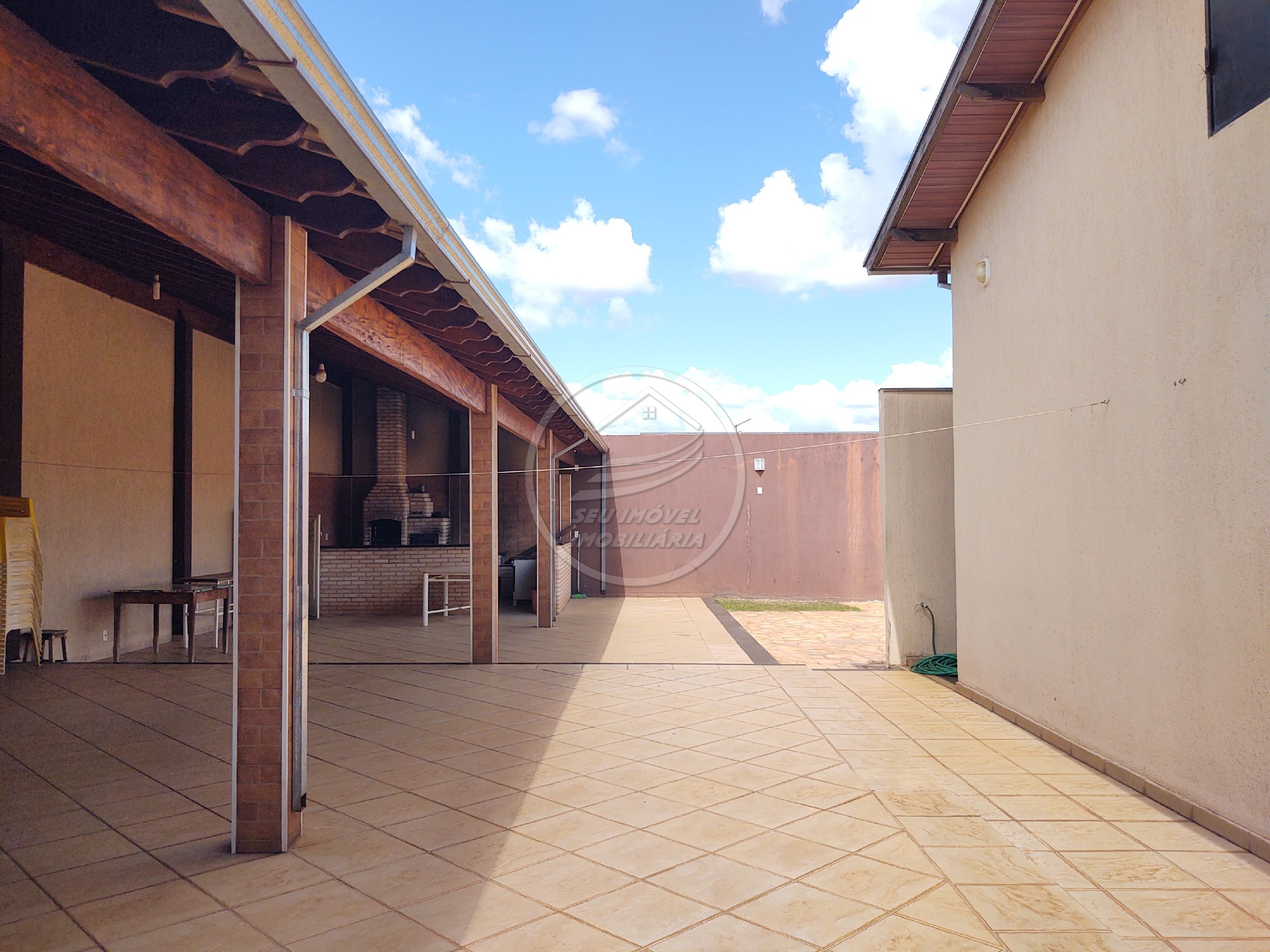 Casa à venda em Uberaba-MG | Cidade Nova | 3 quartos | 1 suíte com closet | R$ 700 mil