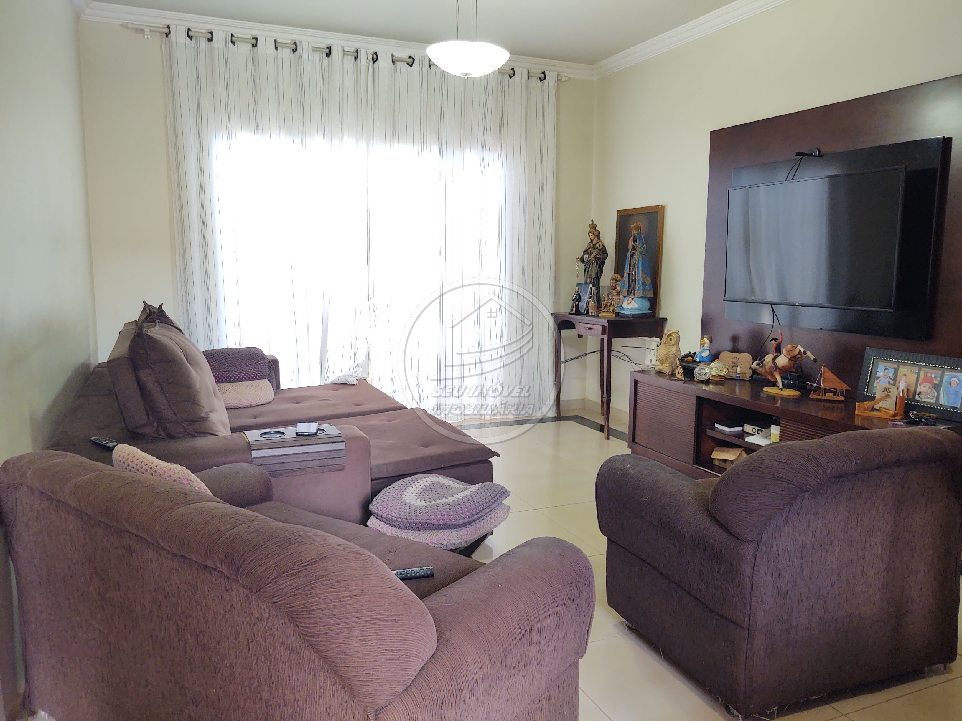 Casa à venda em Uberaba-MG | Cidade Nova | 3 quartos | 1 suíte com closet | R$ 700 mil