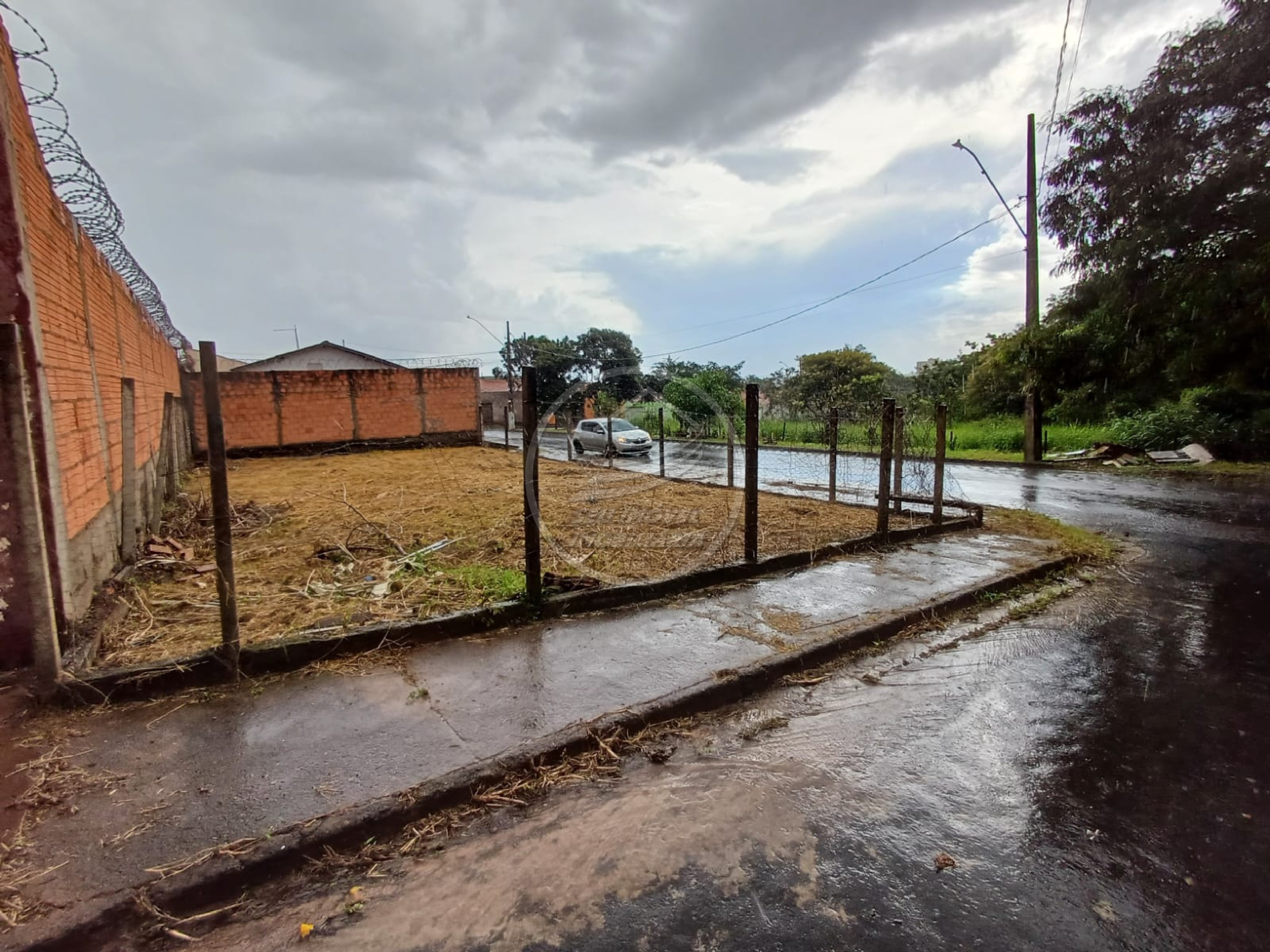 Venda de Terreno de 200m² no Parque dos Buritis em Uberaba-MG: Aproveite essa Oportunidade!