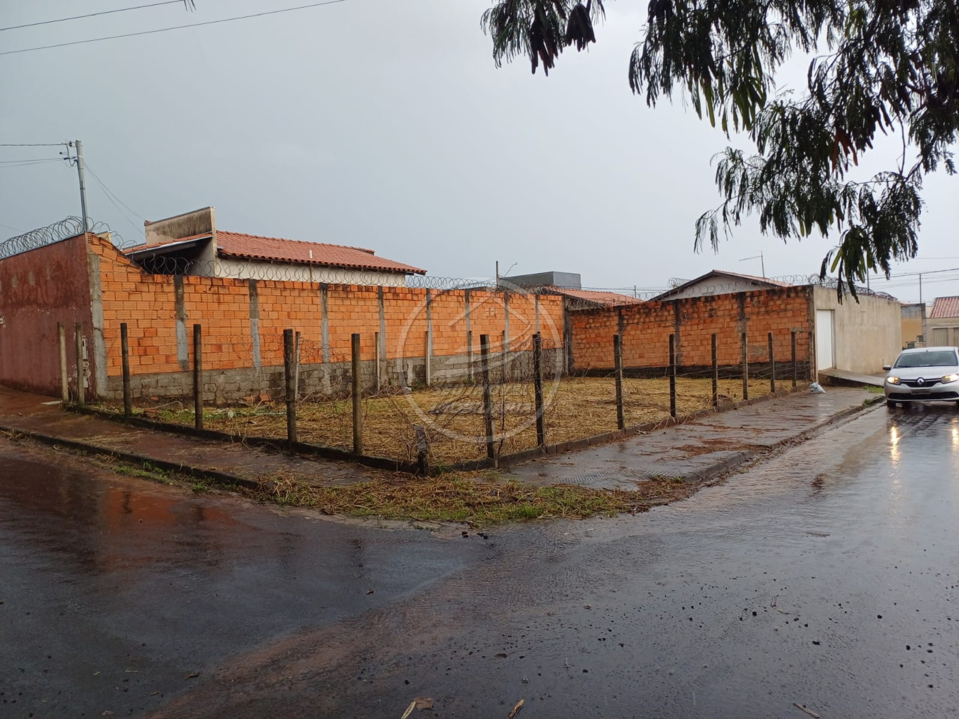 Venda de Terreno de 200m² no Parque dos Buritis em Uberaba-MG: Aproveite essa Oportunidade!
