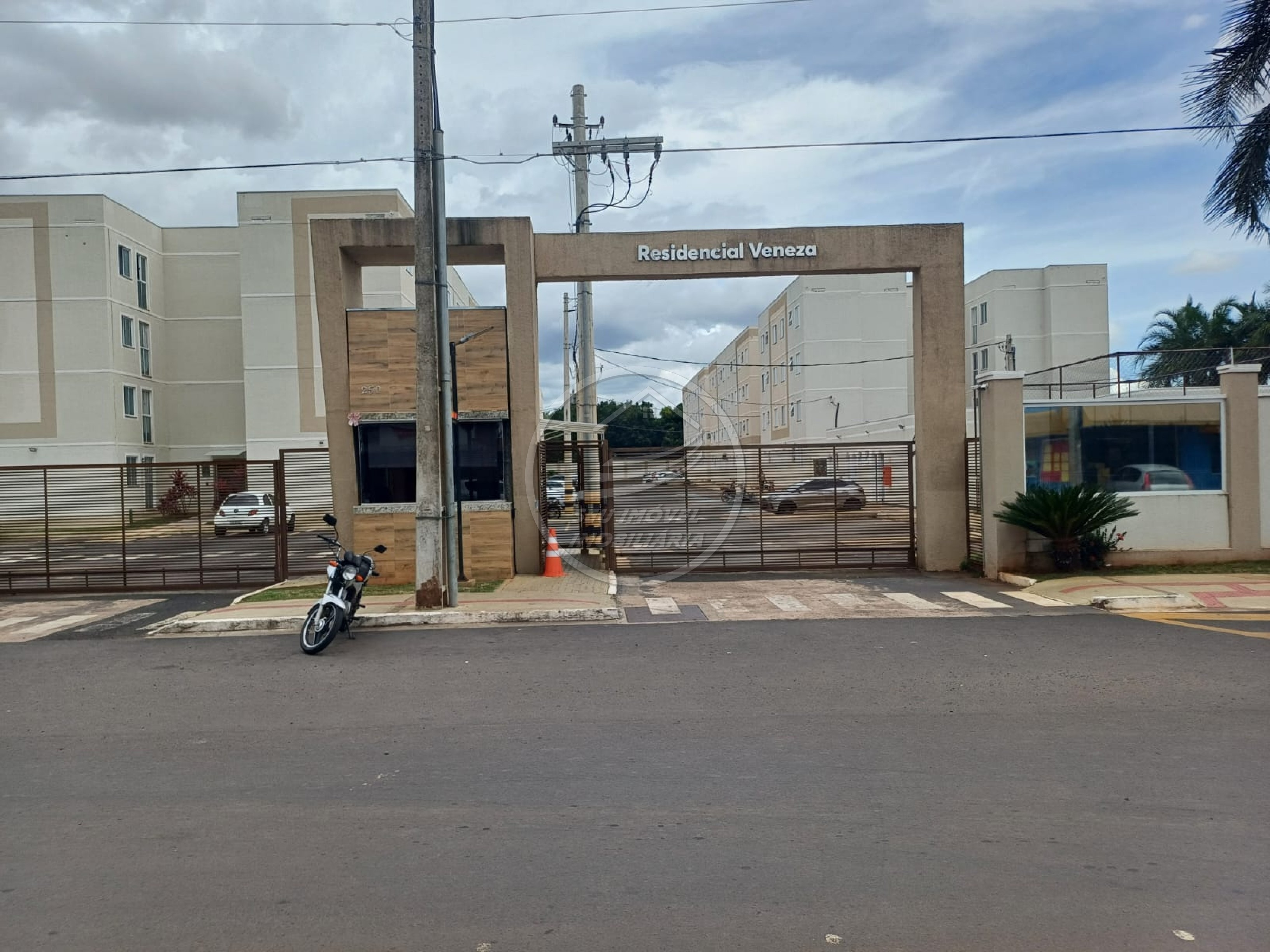 Apartamento à venda em Uberaba/MG, na Região do Boa Vista, 2 quartos, 1 vaga de garagem, R$ 170 mil.