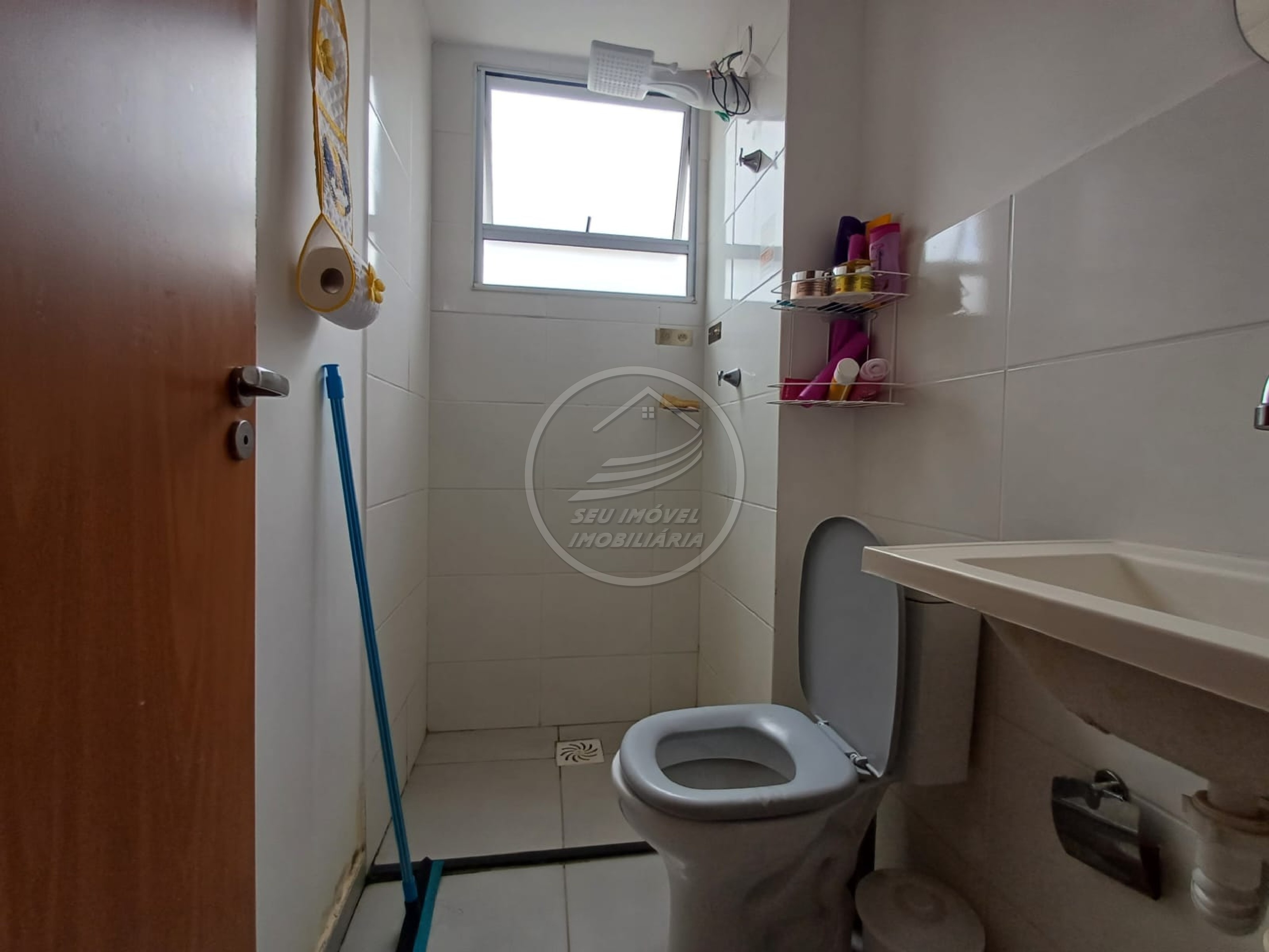 Apartamento à venda em Uberaba/MG, na Região do Boa Vista, 2 quartos, 1 vaga de garagem, R$ 170 mil.
