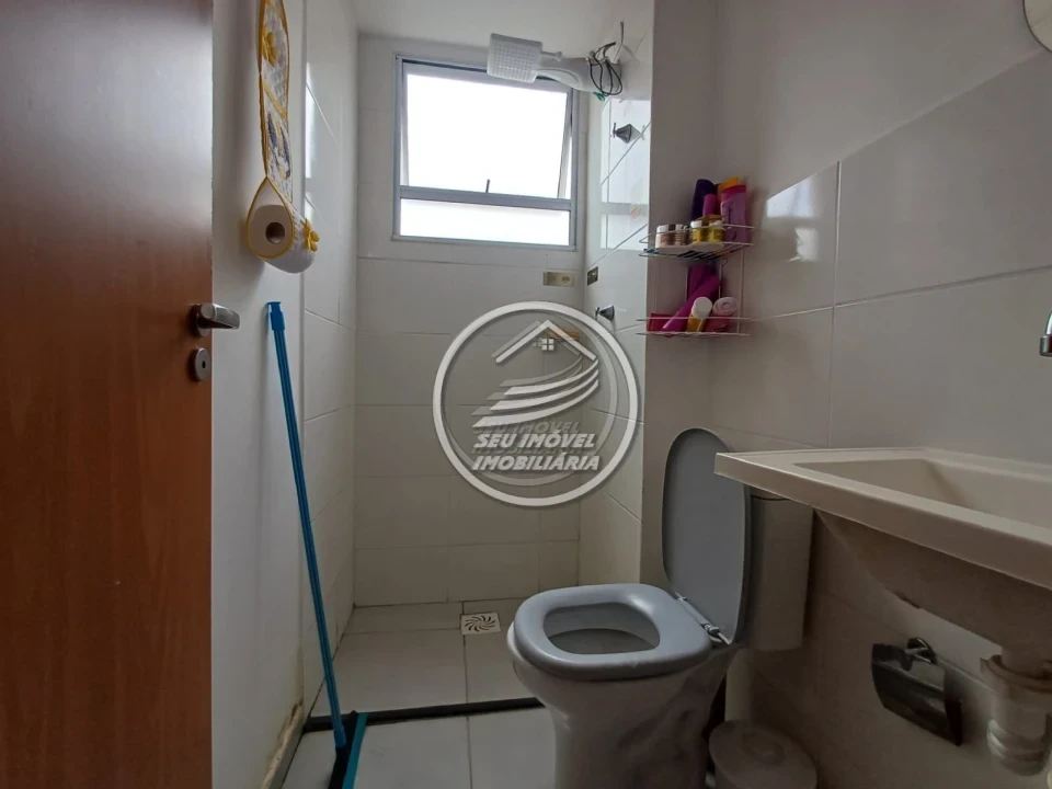 Apartamento à venda em Uberaba/MG, na Região do Boa Vista, 2 quartos, 1 vaga de garagem, R$ 170 mil.