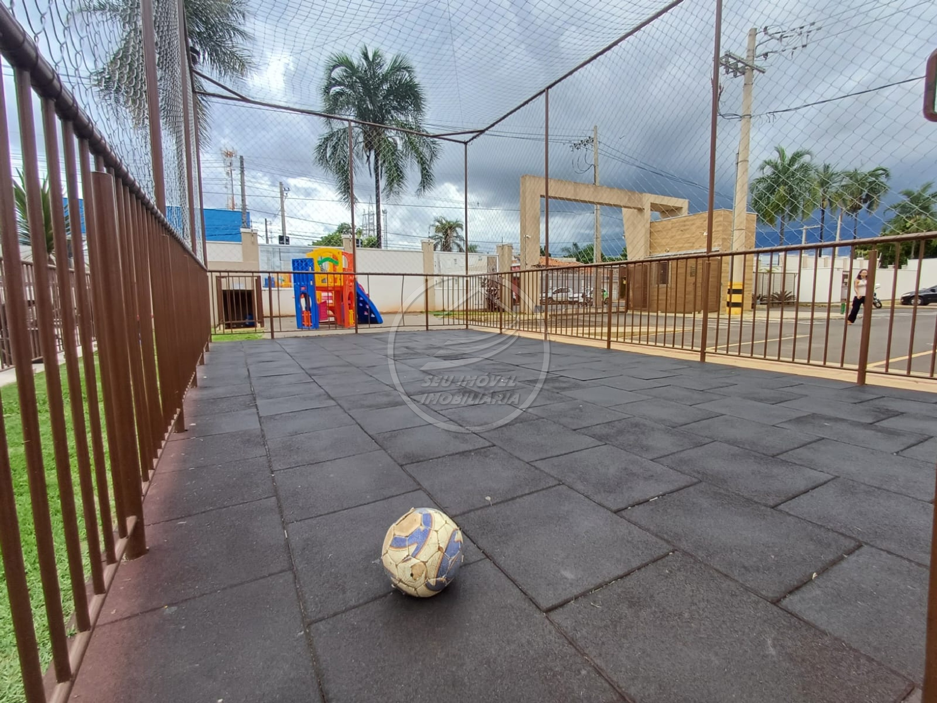 Apartamento à venda em Uberaba/MG, na Região do Boa Vista, 2 quartos, 1 vaga de garagem, R$ 170 mil.