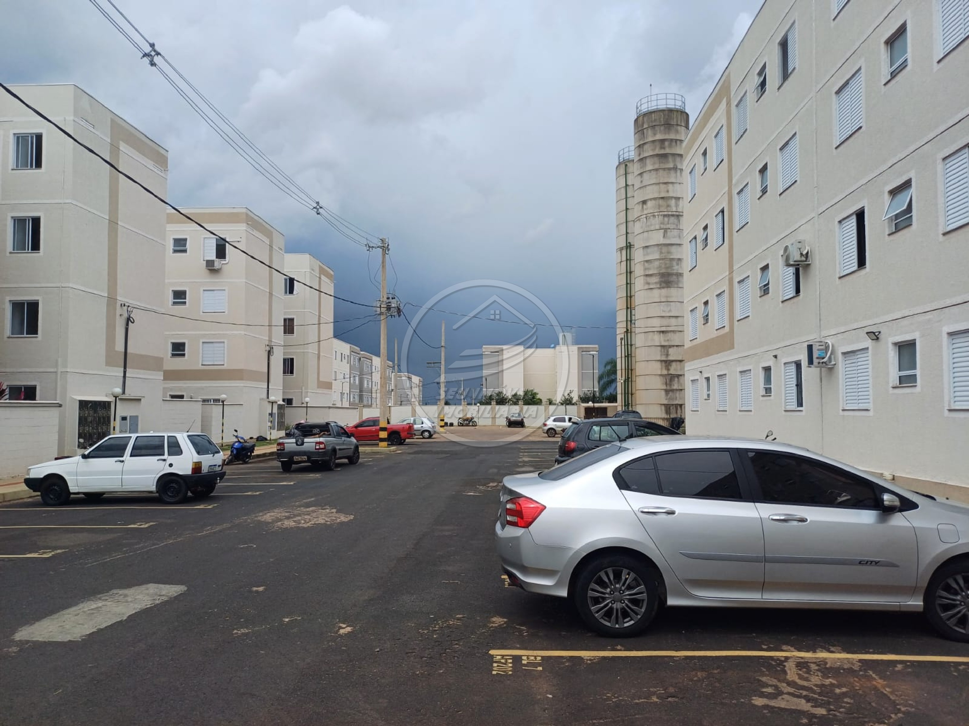 Apartamento à venda em Uberaba/MG, na Região do Boa Vista, 2 quartos, 1 vaga de garagem, R$ 170 mil.