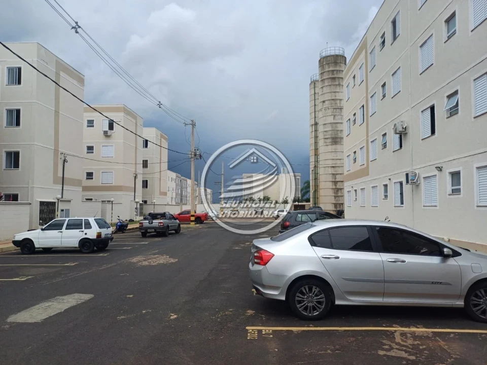Apartamento à venda em Uberaba/MG, na Região do Boa Vista, 2 quartos, 1 vaga de garagem, R$ 170 mil.