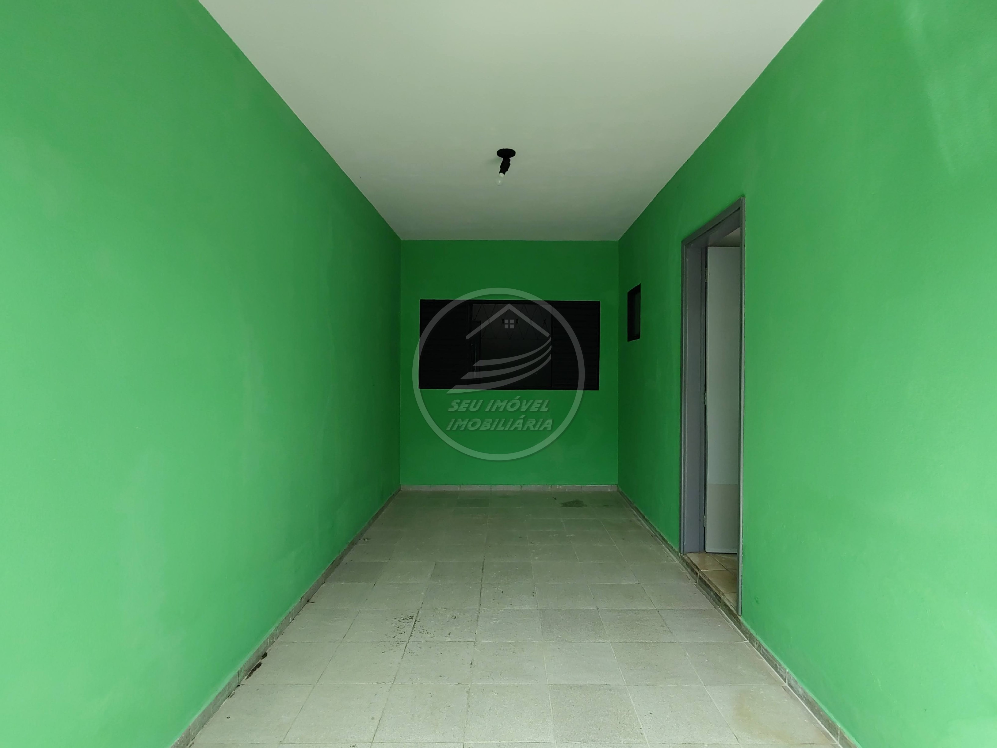 Casa à venda em Uberaba-MG: 3 quartos, 1 suíte, 2 banheiros, 3 vagas de garagem - Imperdível!
