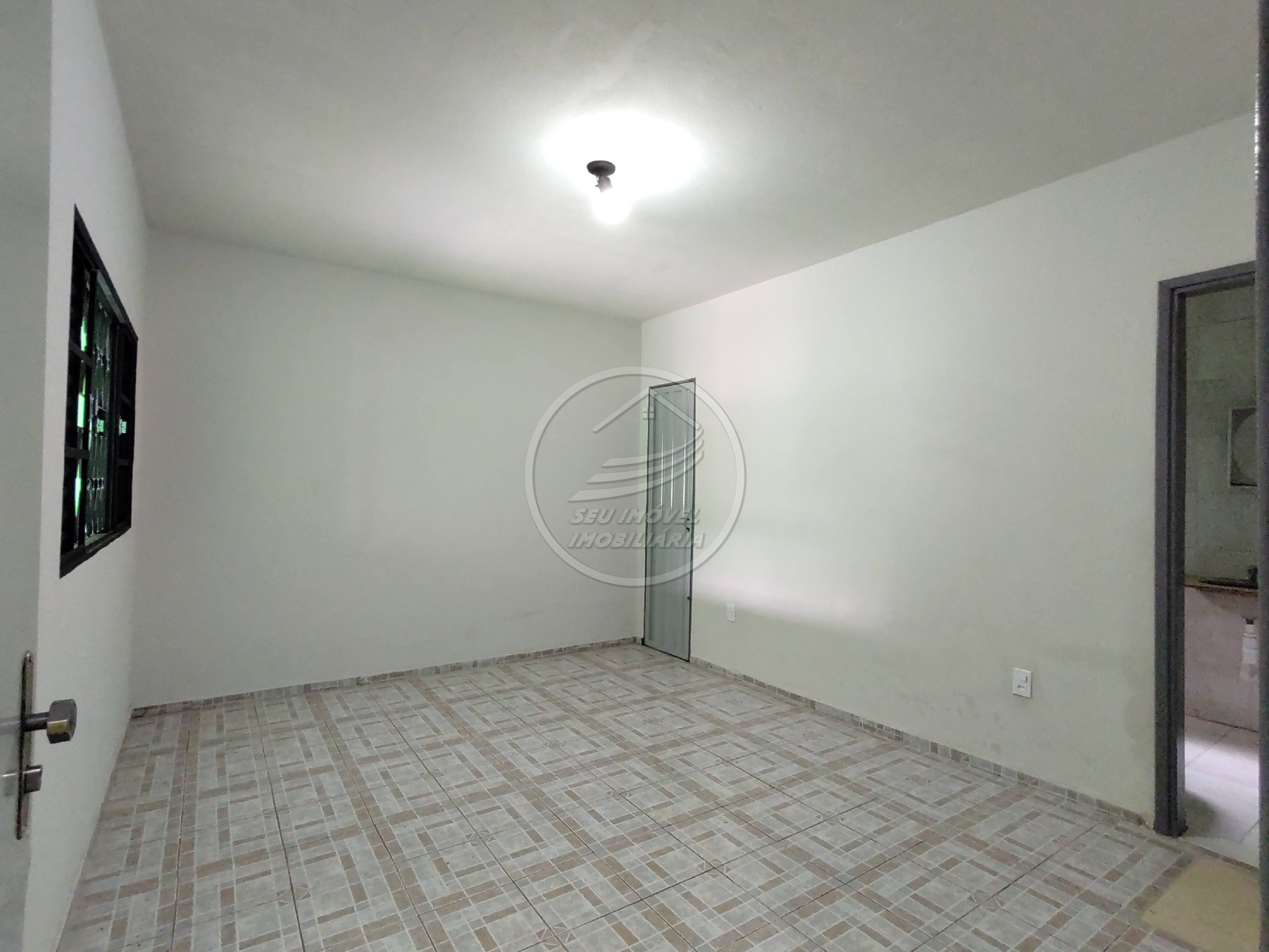 Casa à venda em Uberaba-MG: 3 quartos, 1 suíte, 2 banheiros, 3 vagas de garagem - Imperdível!