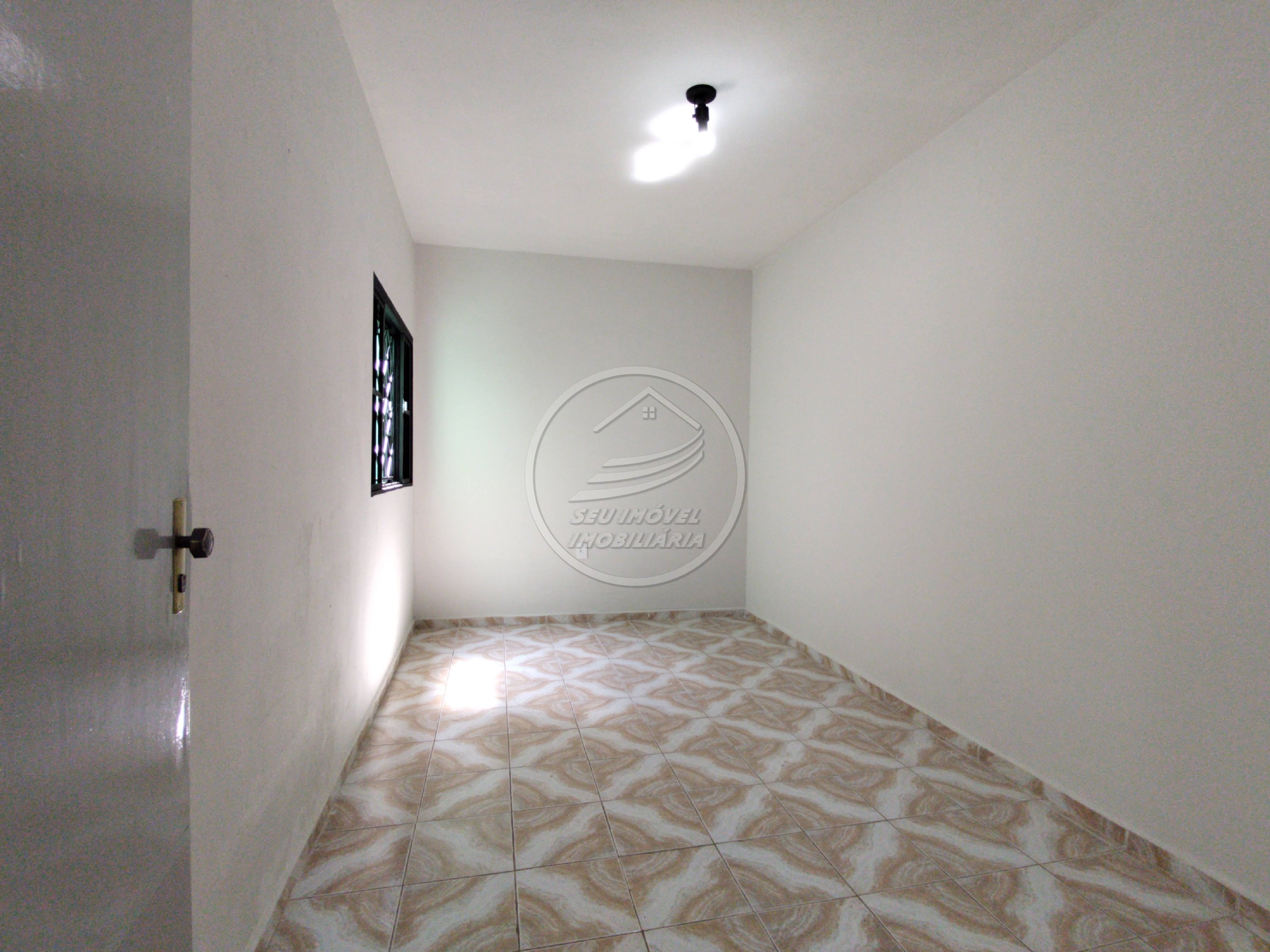 Casa à venda em Uberaba-MG: 3 quartos, 1 suíte, 2 banheiros, 3 vagas de garagem - Imperdível!