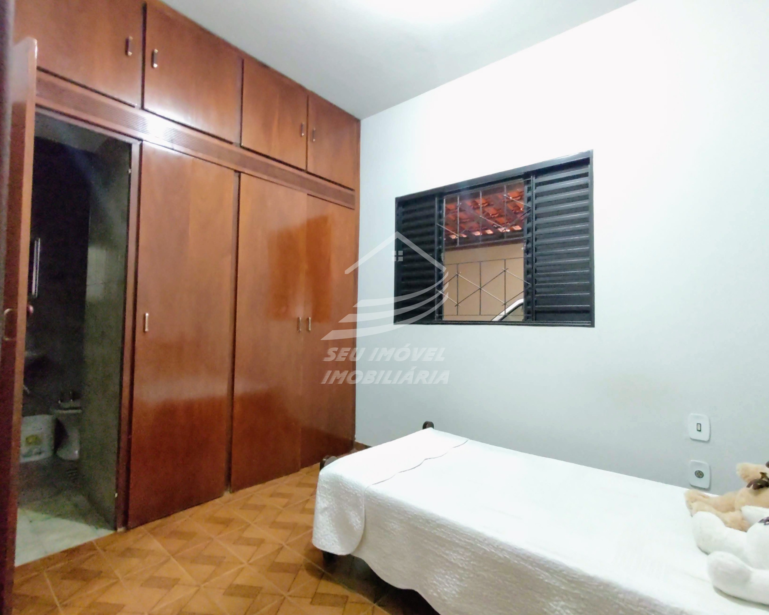 Casa a Venda em Uberaba | Gameleira | 4 Quartos | 2 Suítes | 4 Vagas de Garagem | R$ 340 mil
