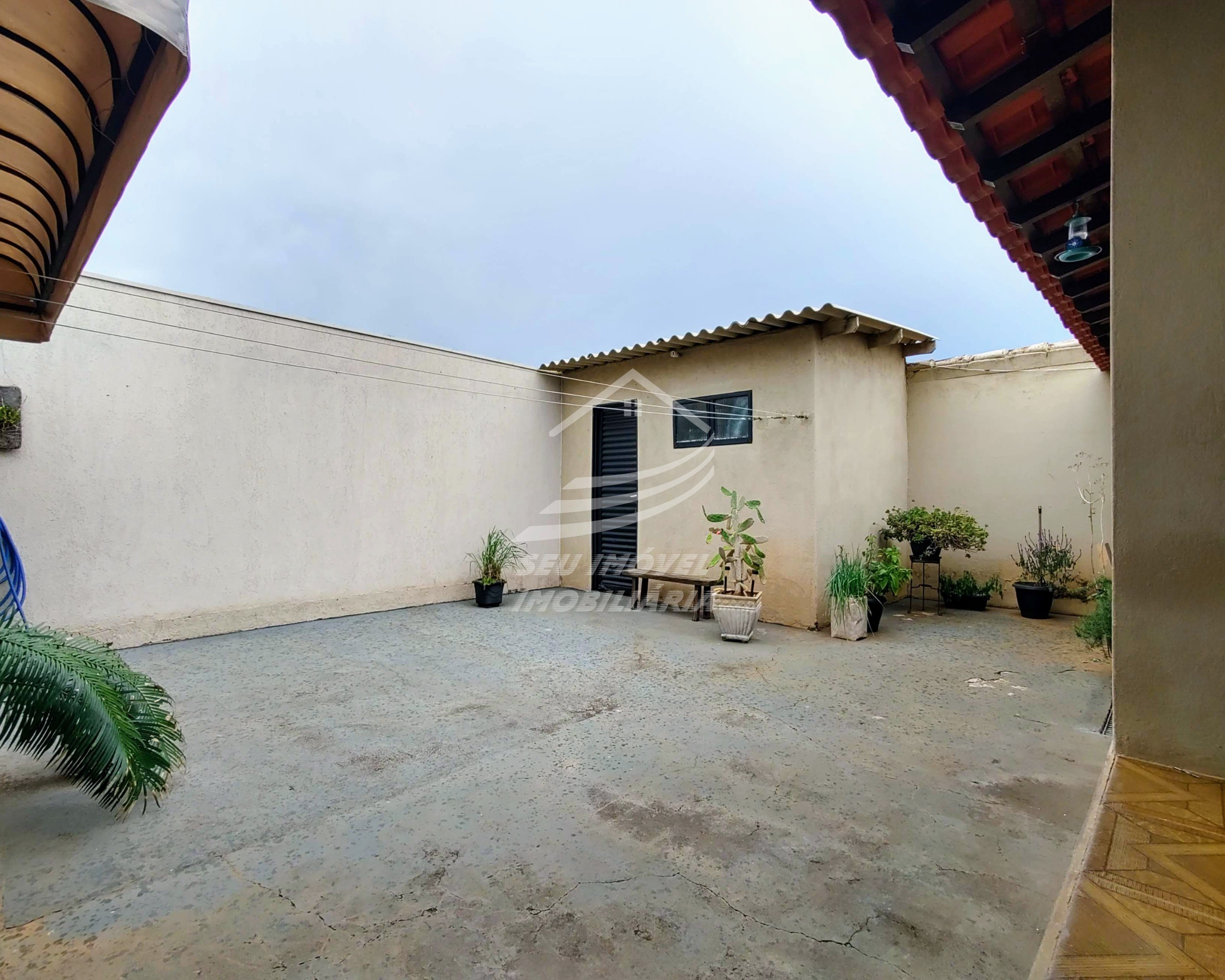 Casa a Venda em Uberaba | Gameleira | 4 Quartos | 2 Suítes | 4 Vagas de Garagem | R$ 340 mil