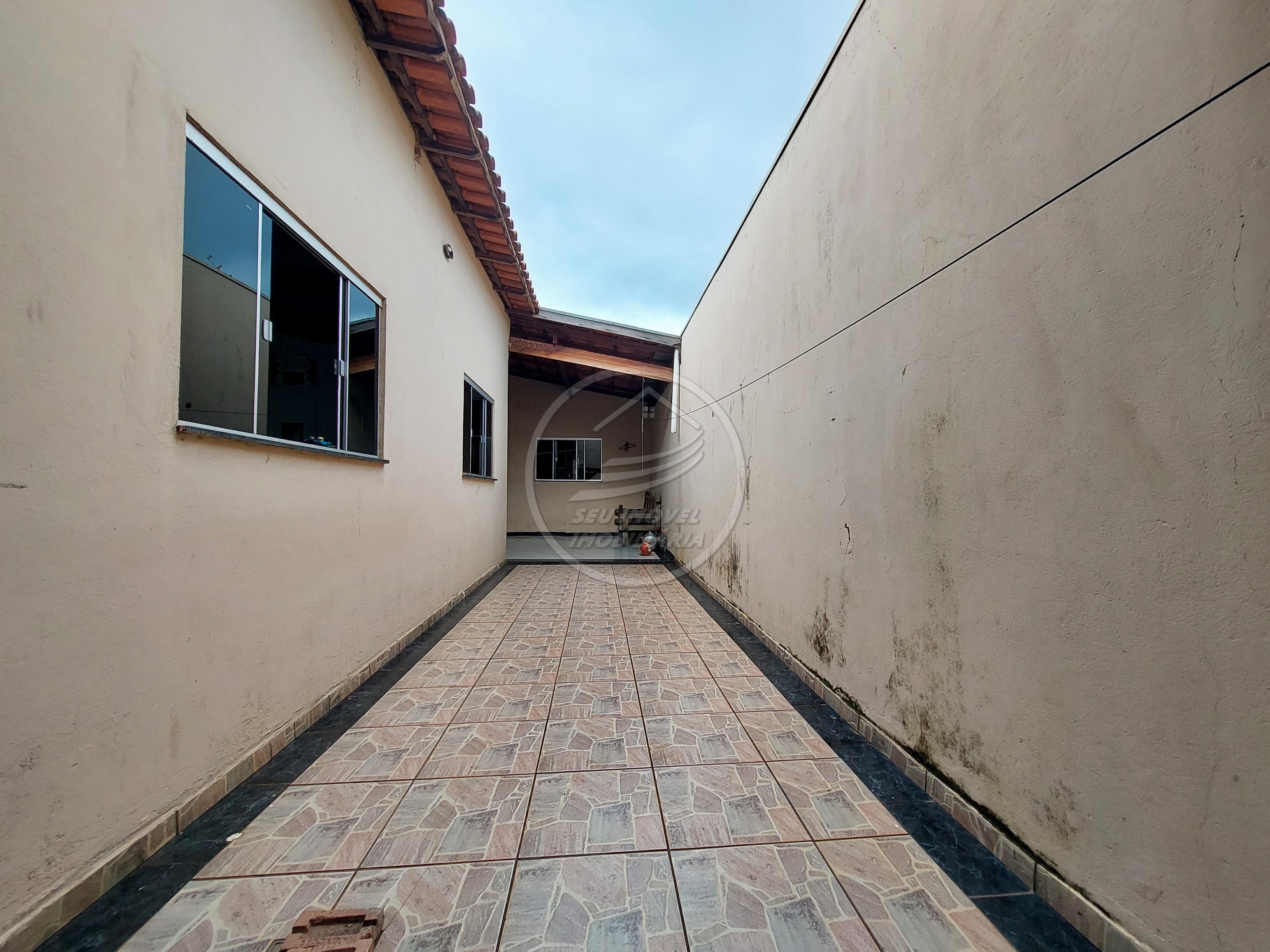 Casa a venda em Uberaba | Cidade Ozanan | 3 Quartos | 1 Suíte | 4 Vagas | R$ 350 mil