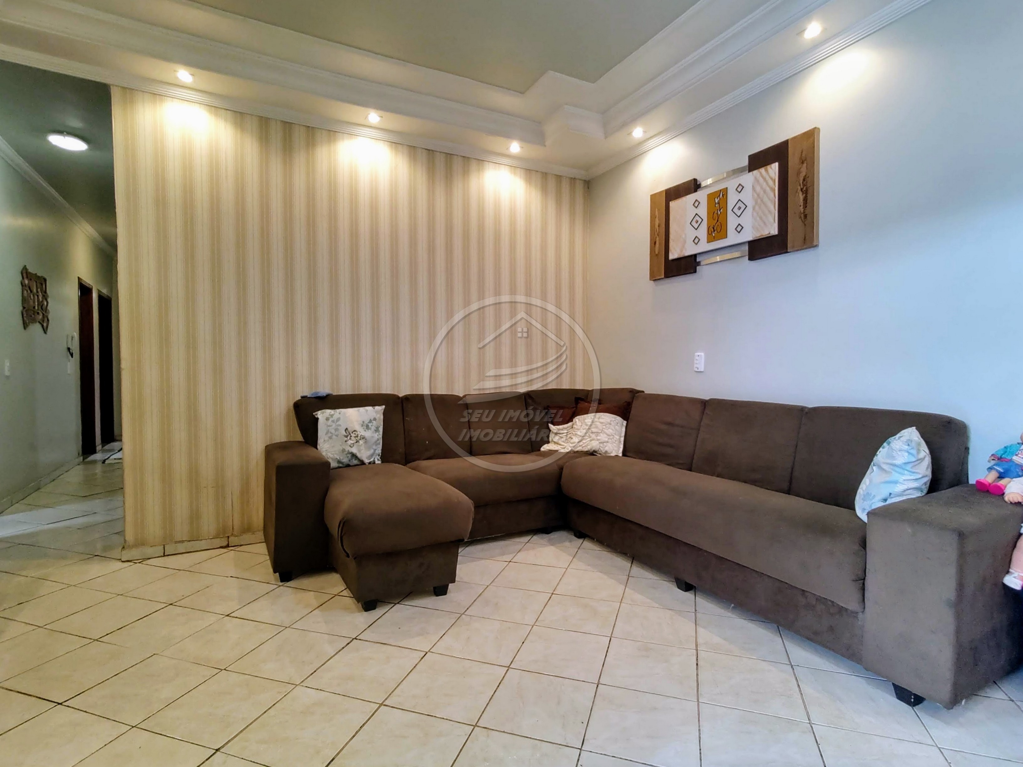 Casa a venda em Uberaba | Oneida Mendes | 3 Quartos | 1 Suíte | 5 Vagas | R$ 400 mil