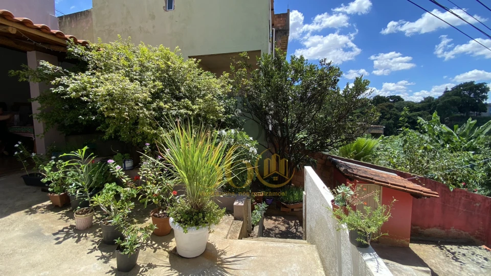 Imagens do imóveis 2 CASAS NO MESMO LOTE - BAIRRO MILIONÁRIOS