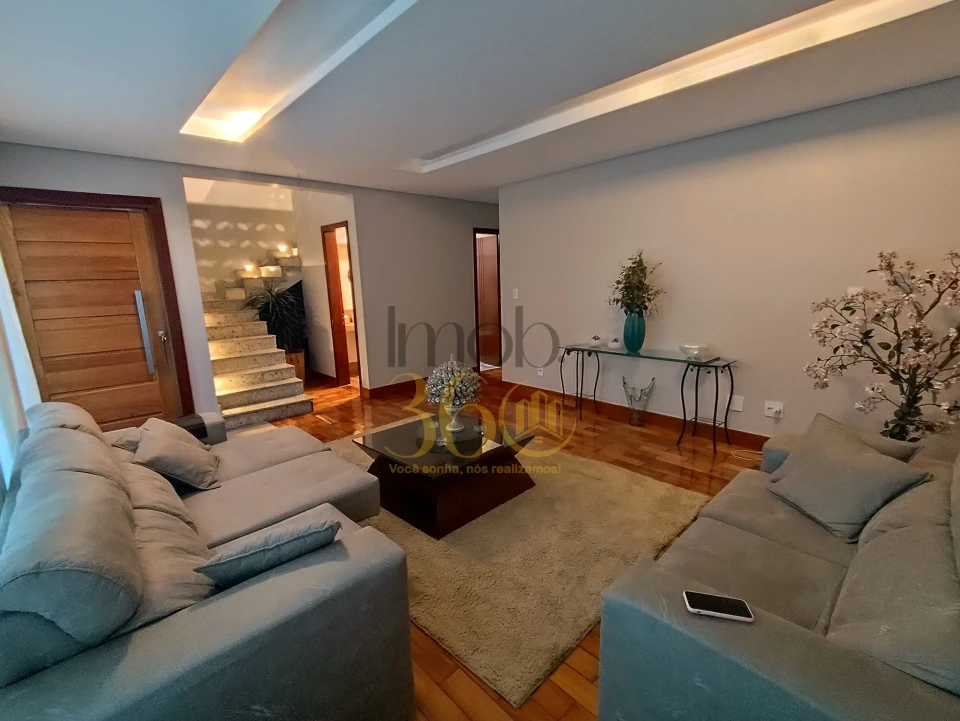 CASA Á VENDA TIROL (BARREIRO)